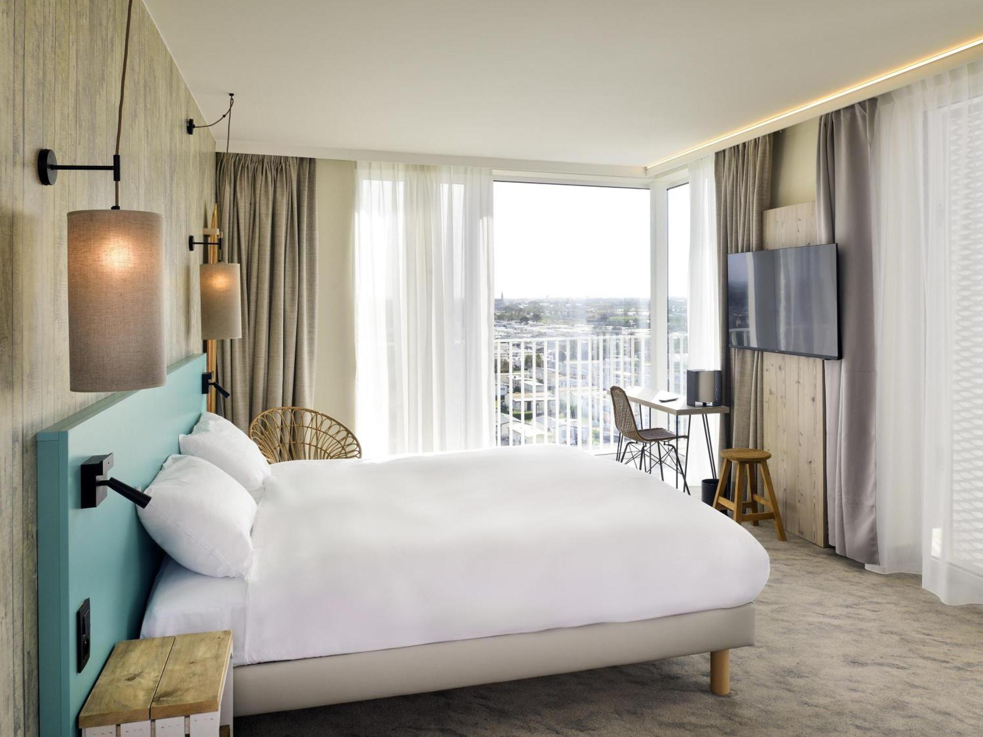 Superior Room Two Single Beds Small Balcony