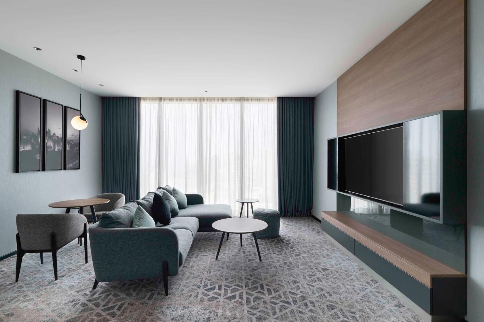 One-Bedroom Suite