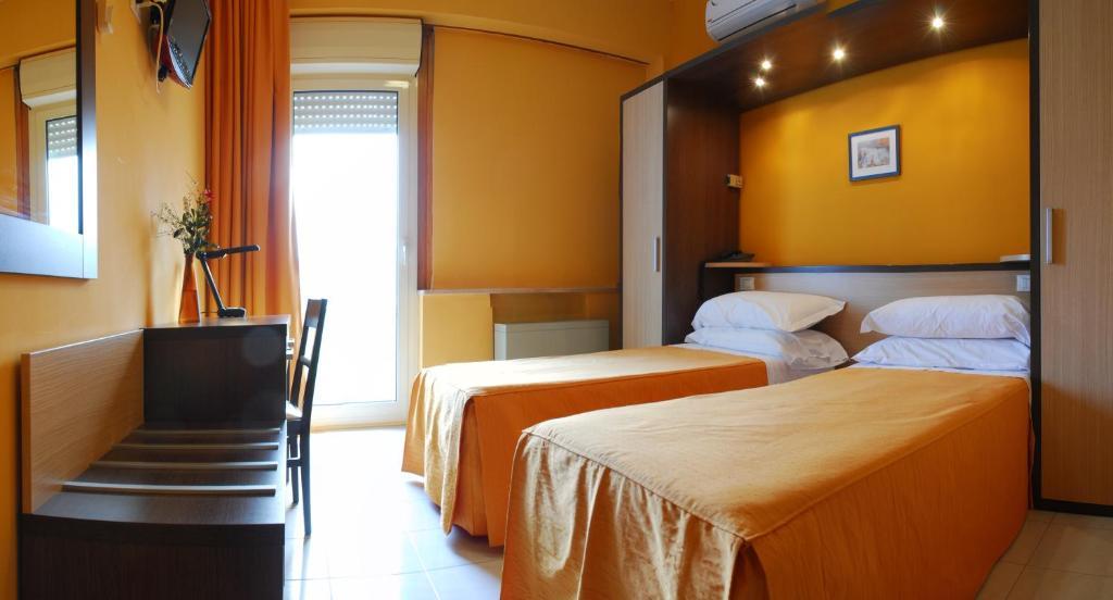 Twin Room with Bathroom