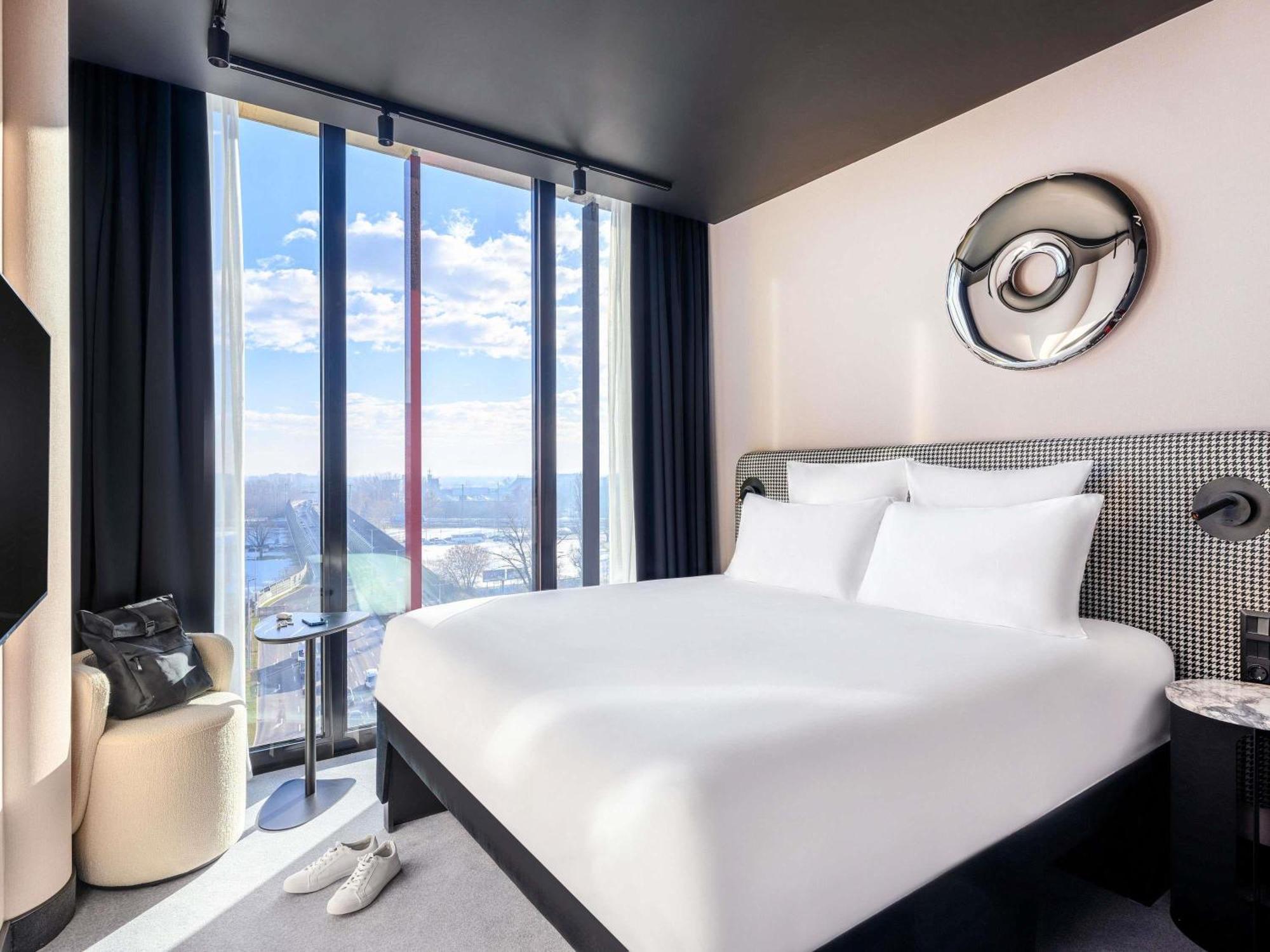 Chambre Lit Queen-Size Essentielle TRIBE