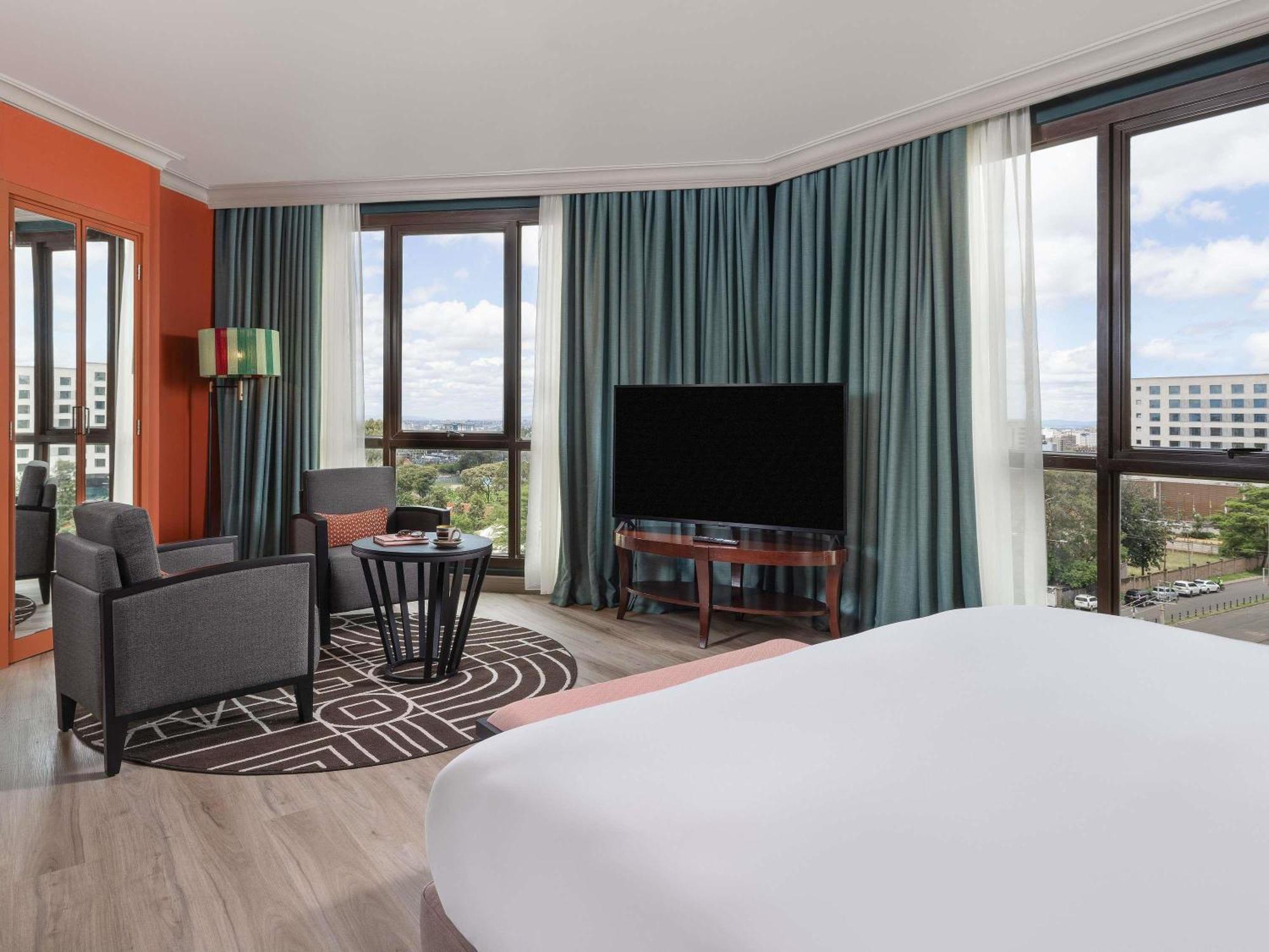 Executive Suite One King