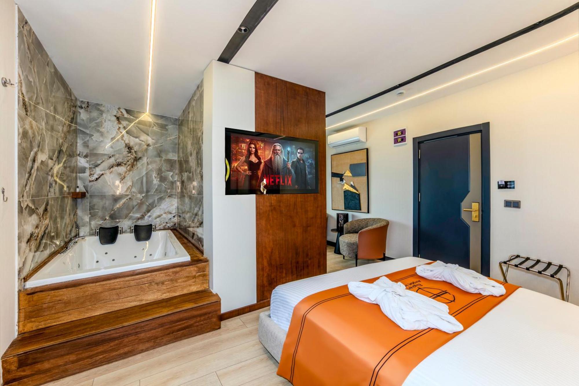 Deluxe King Room