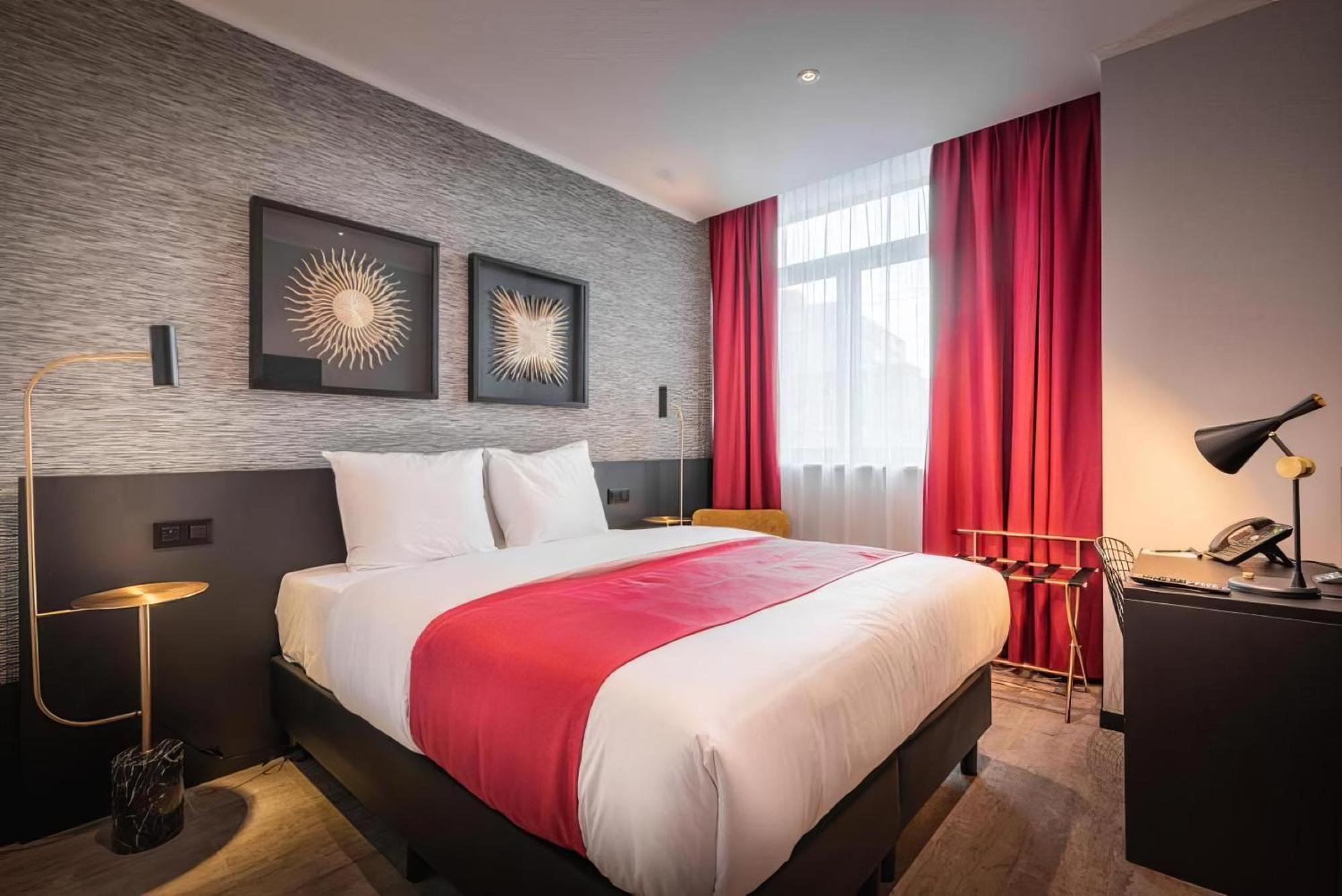 Double Room,1740079273:JPEG