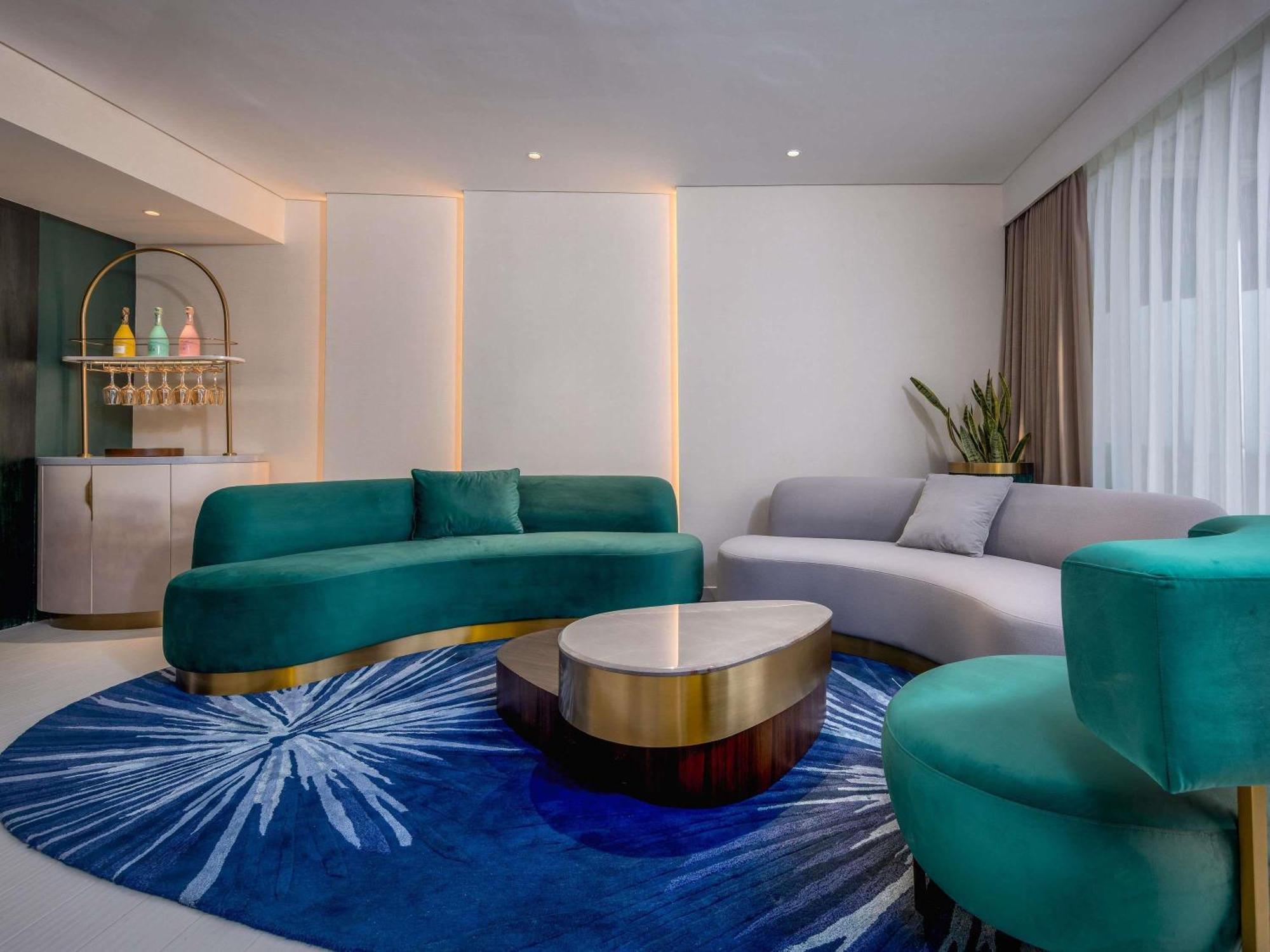 Gem King Suite with Forest View