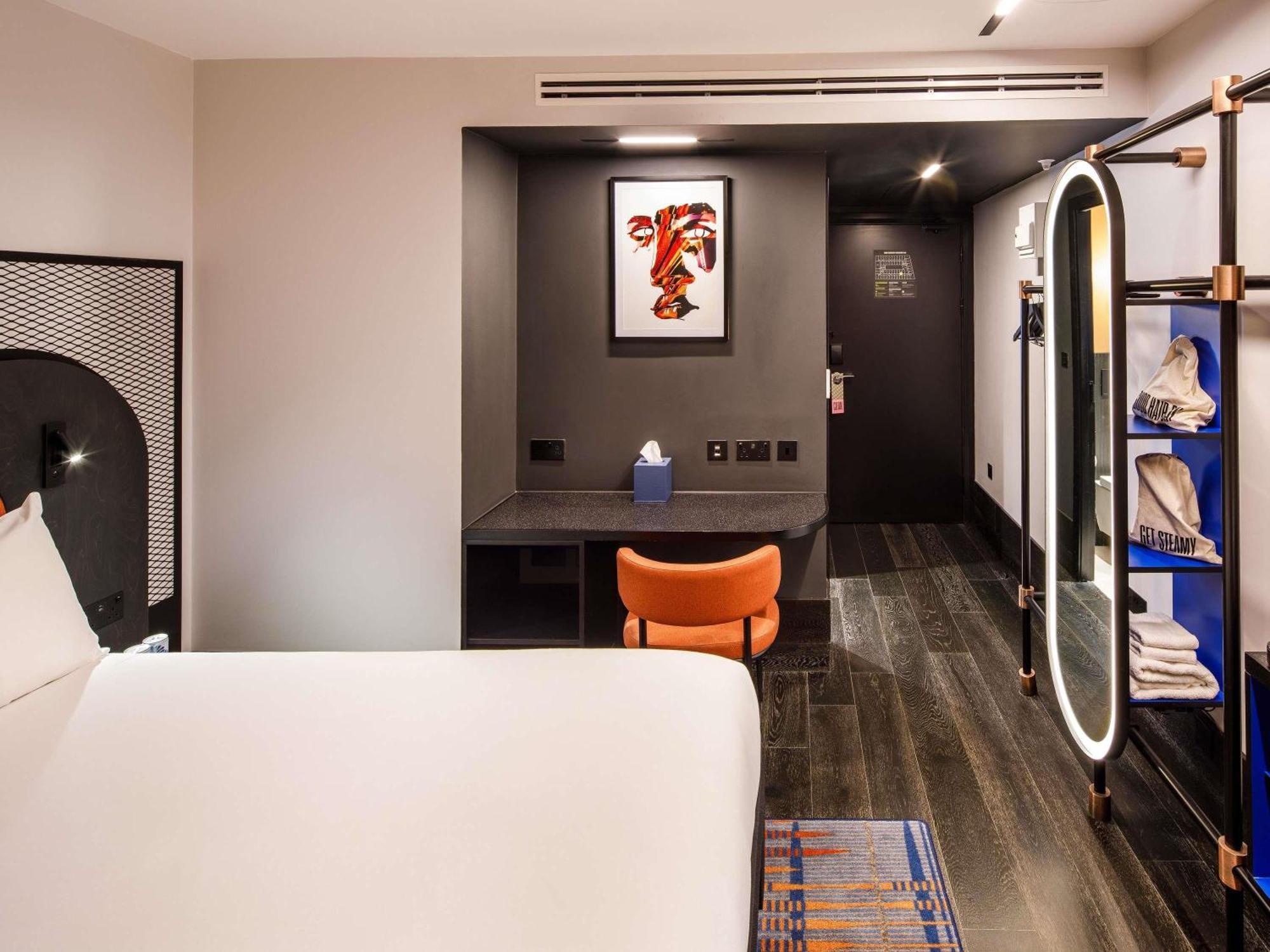 TRIBE Essential Room Atrium