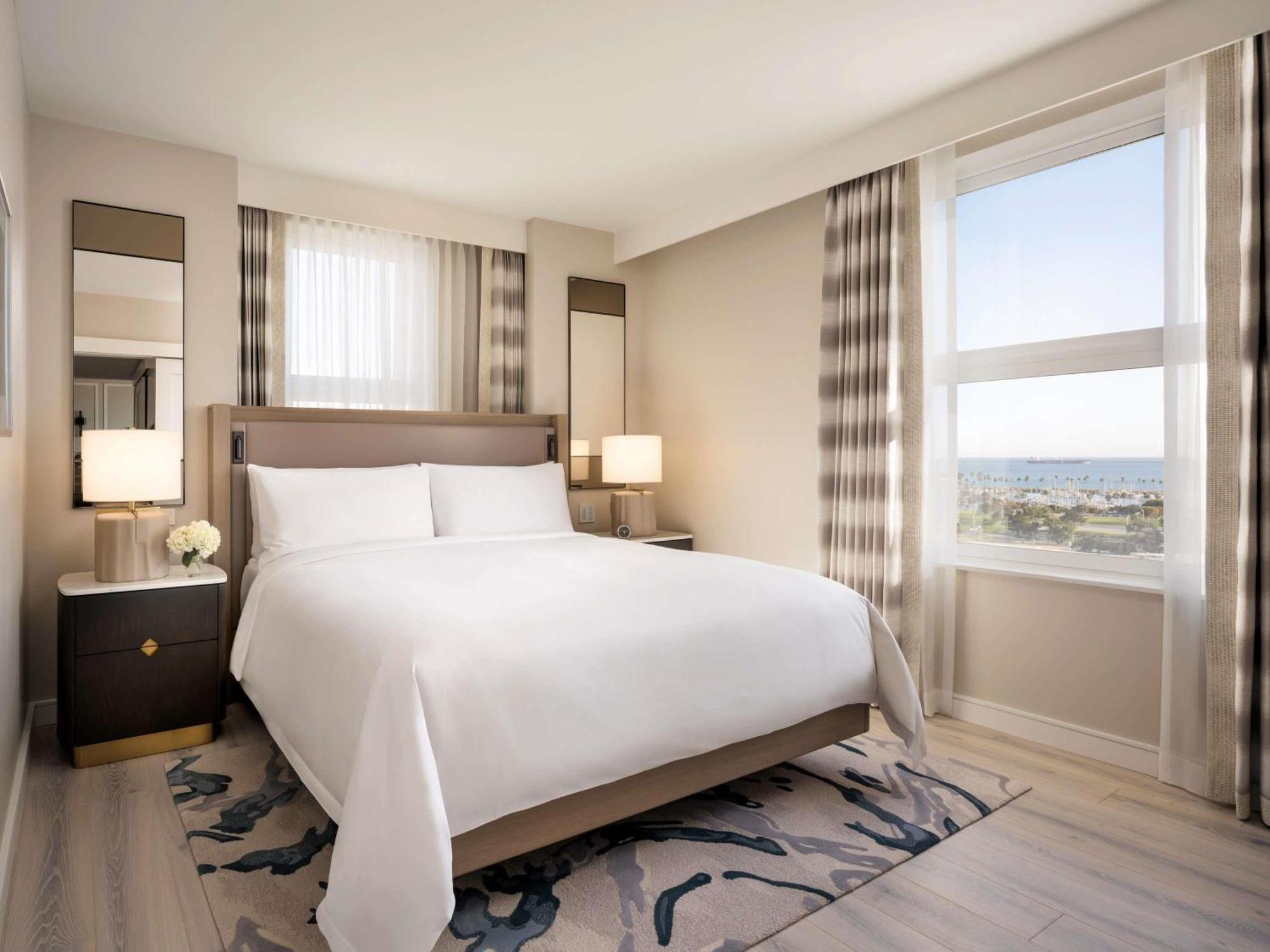 Signature One Bedroom King Suite Soaking Tub City View