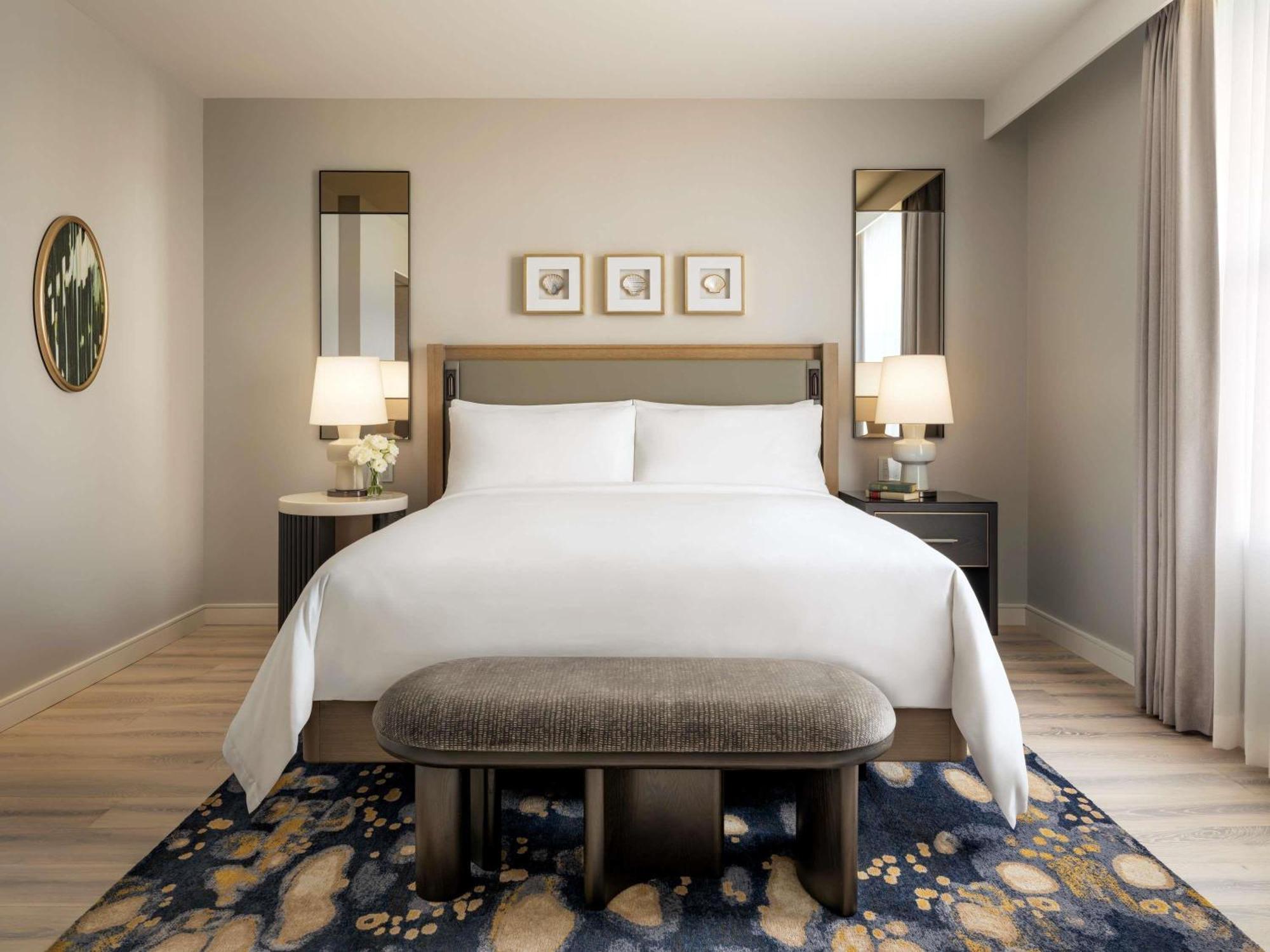 Fairmont King Room City View Hearing Access
