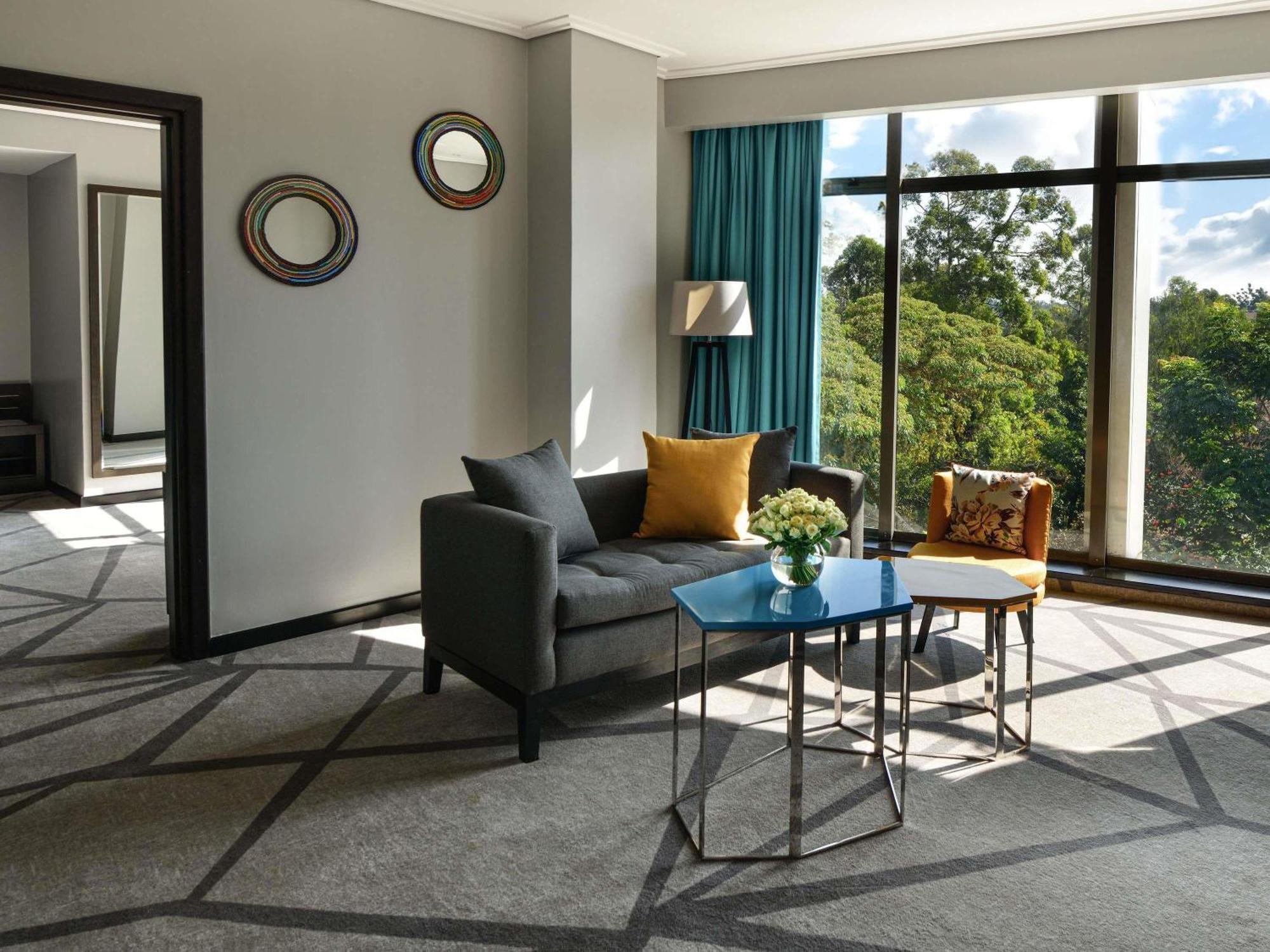 One-Bedroom Deluxe King Suite