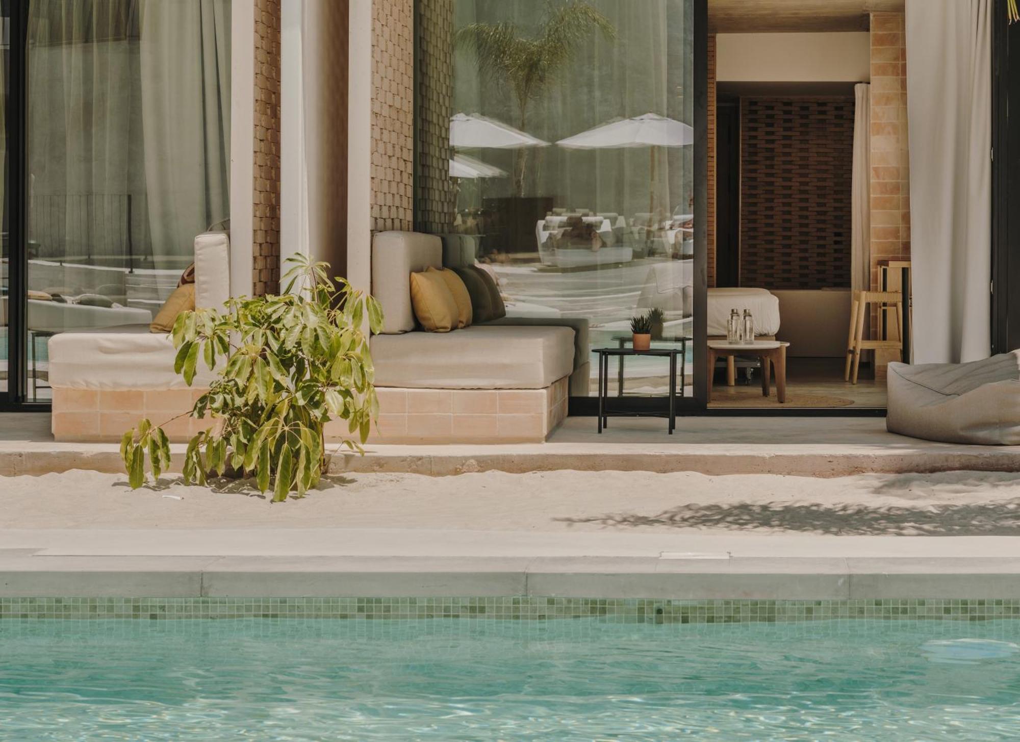 Poolside Paradise Room