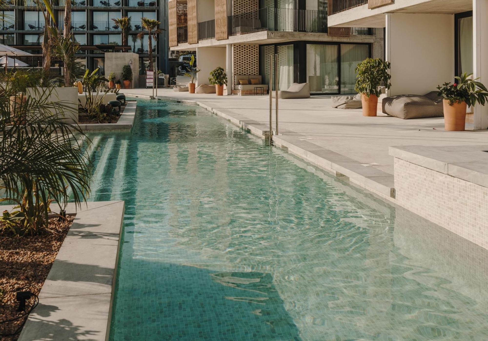 Poolside Paradise Room