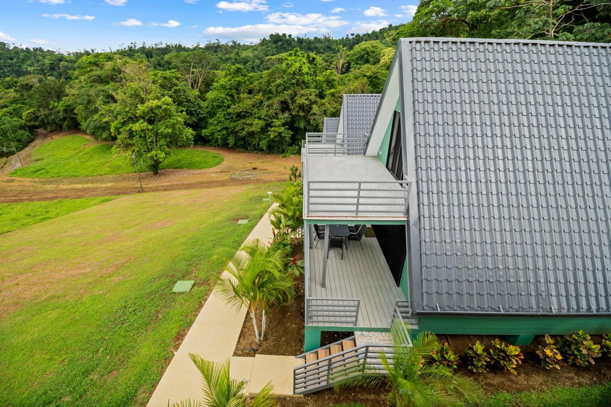 Bungalow with Garden View