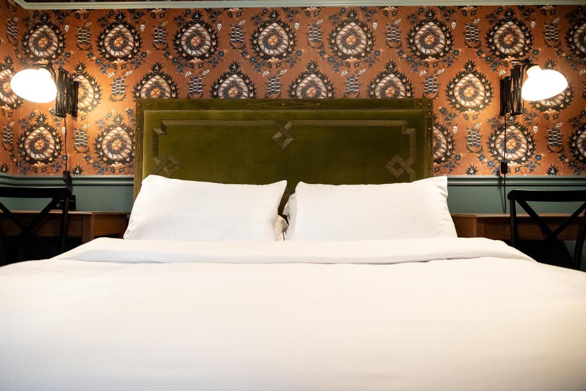 Deluxe King Suite