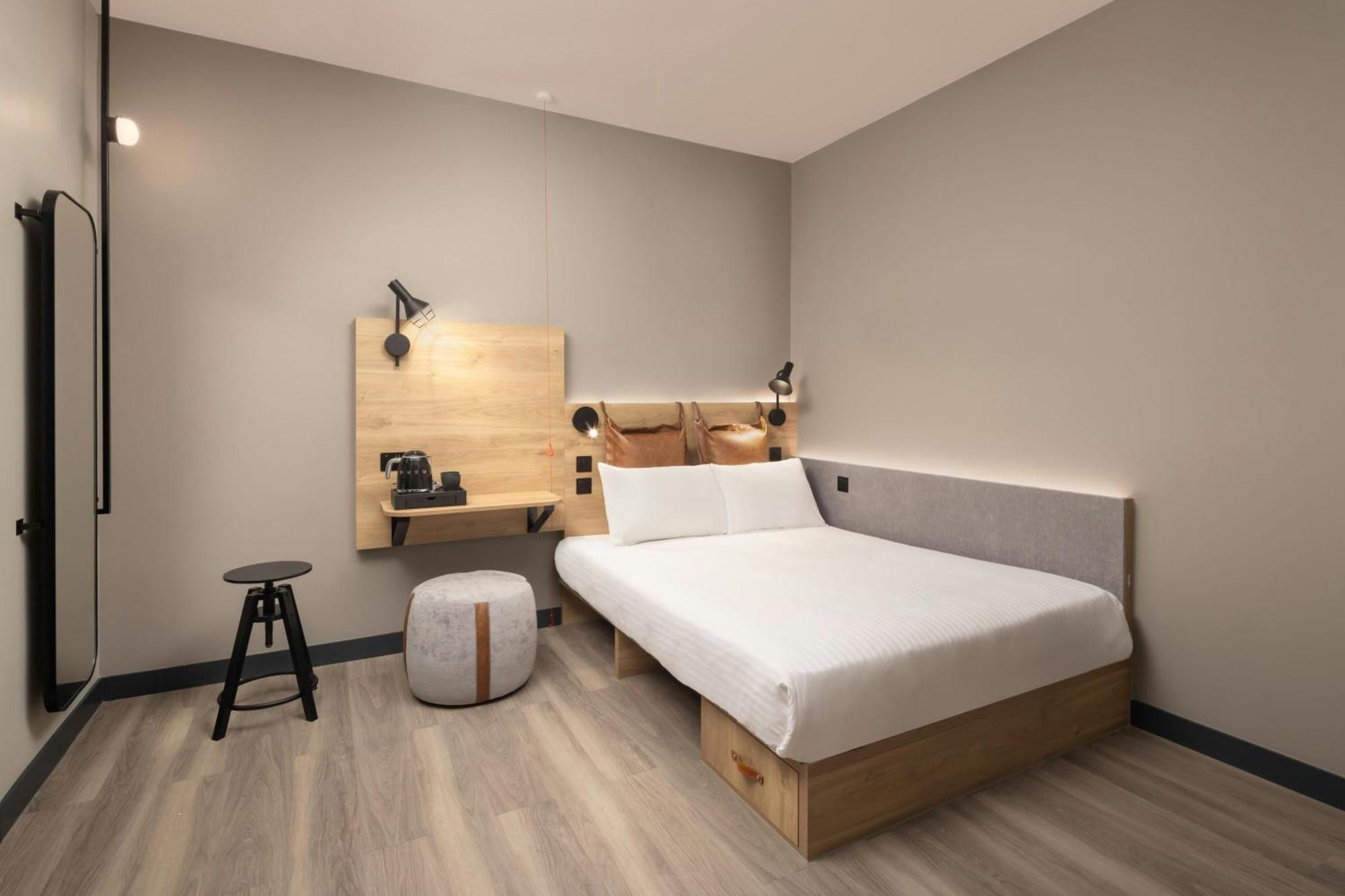 Moxy Hideaway Sleeper Queen Room - No Window