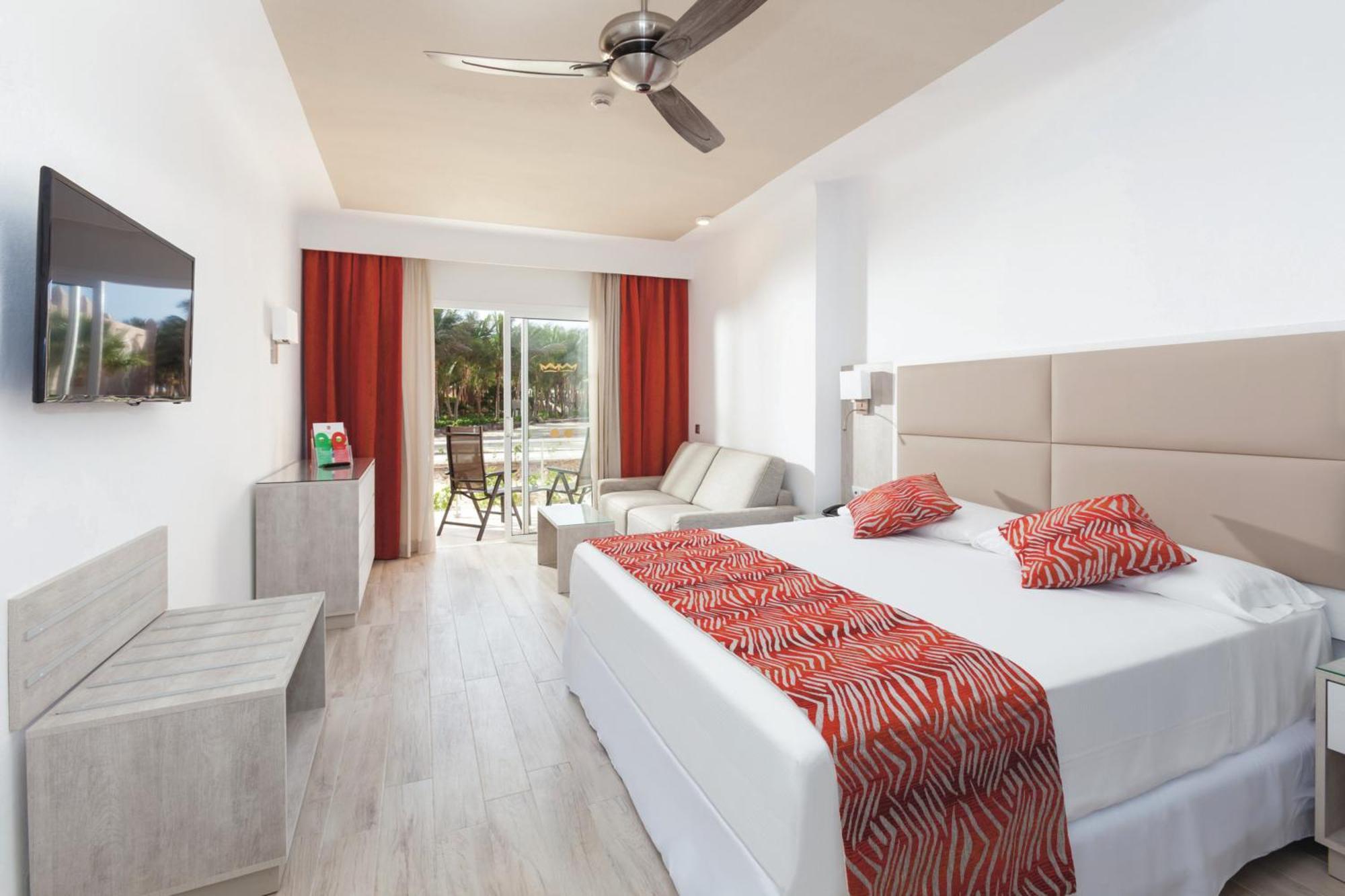 Double Room,1740697303:JPEG