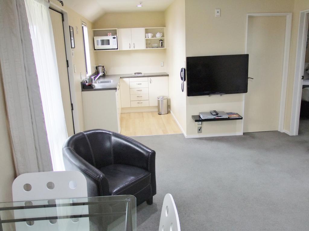 Two-Bedroom Apartment with Spa Bath
