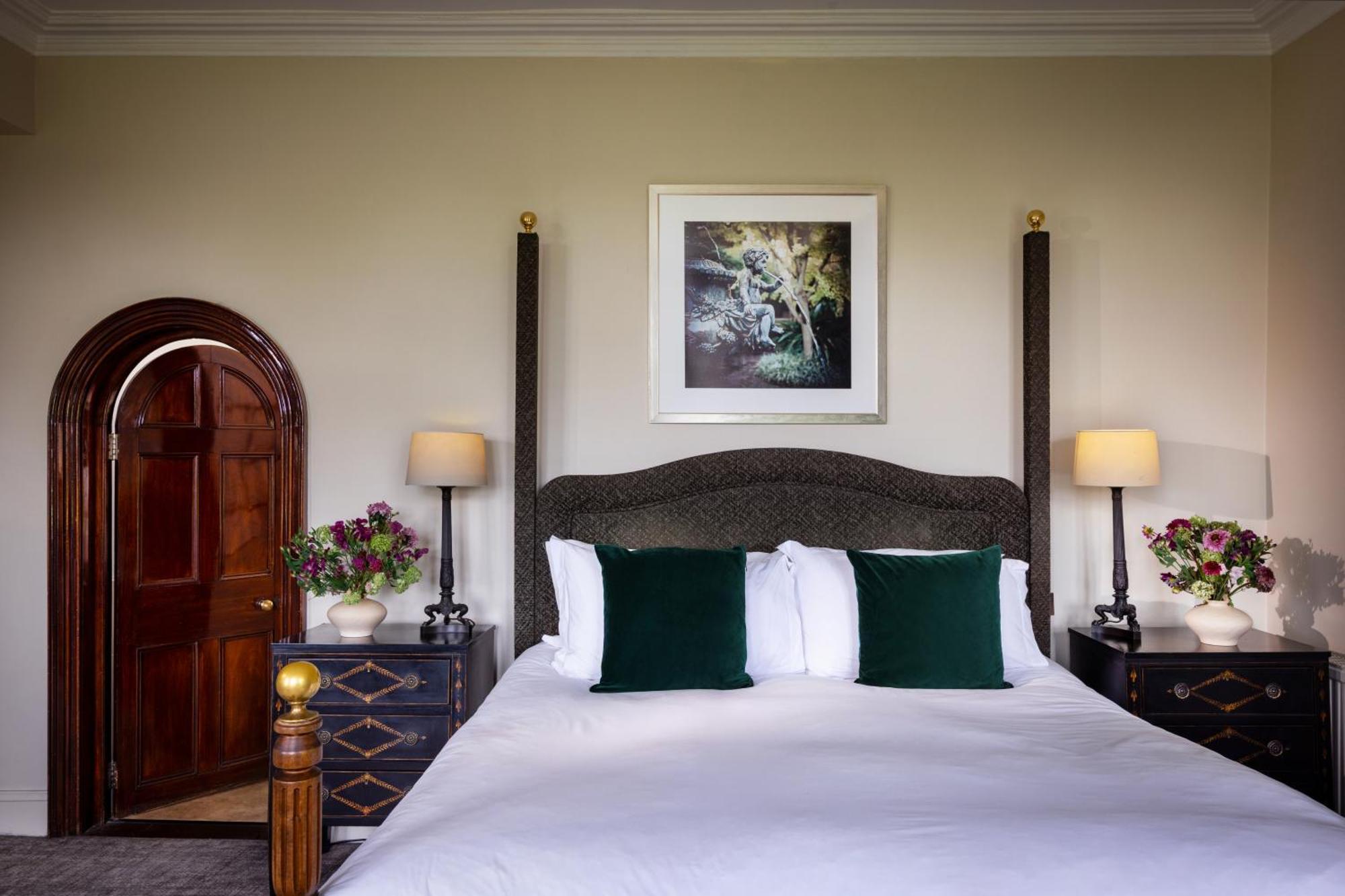 Feature Room