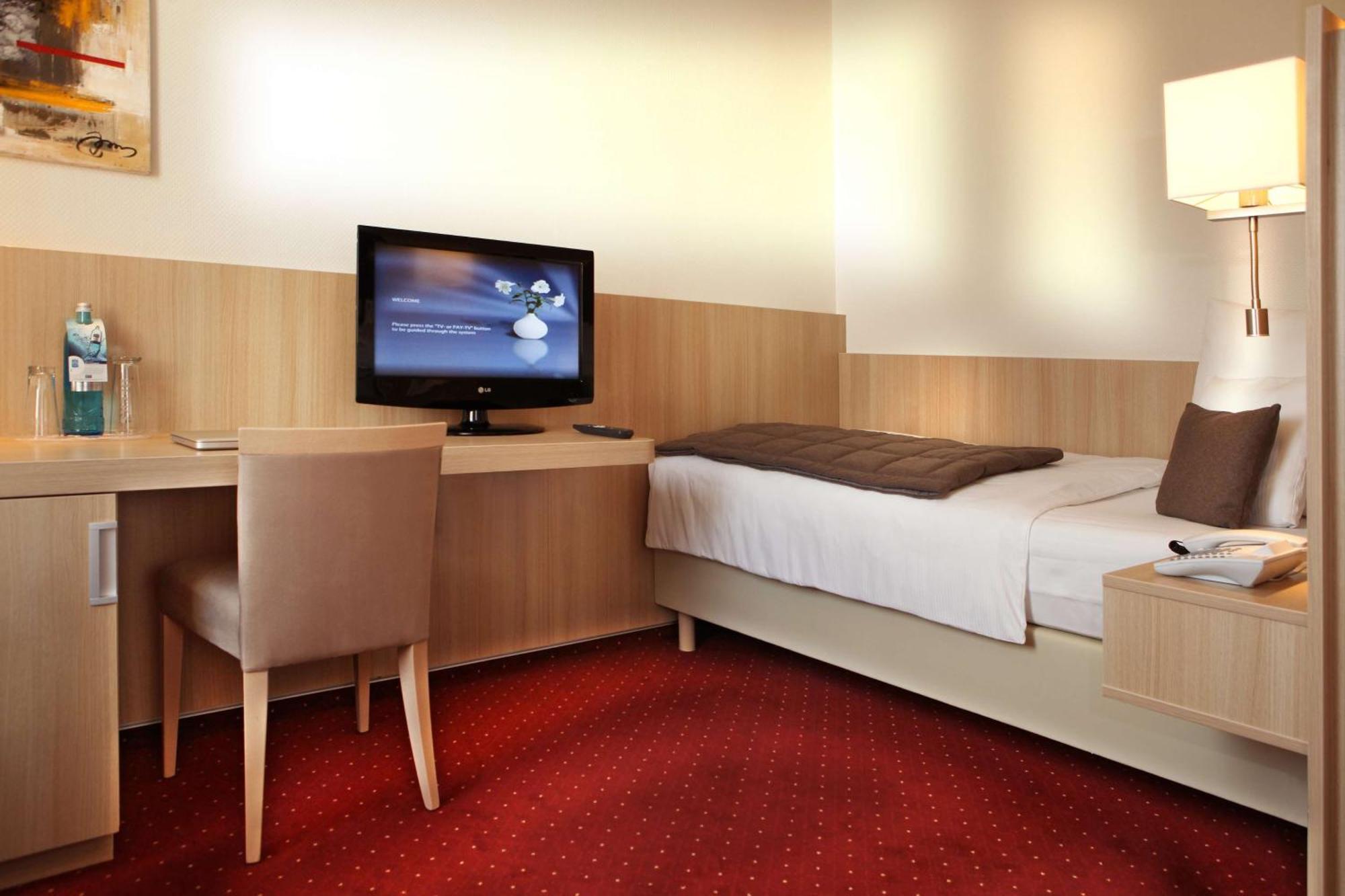 Classic Single Room,1742570938:JPEG