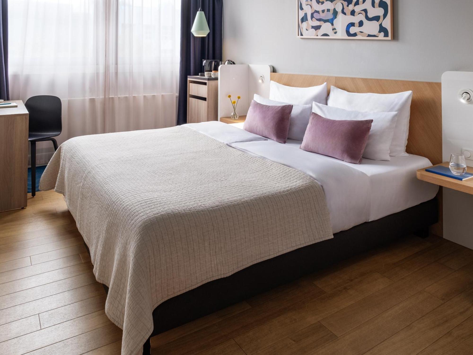 Standard Room,1742570203:JPEG