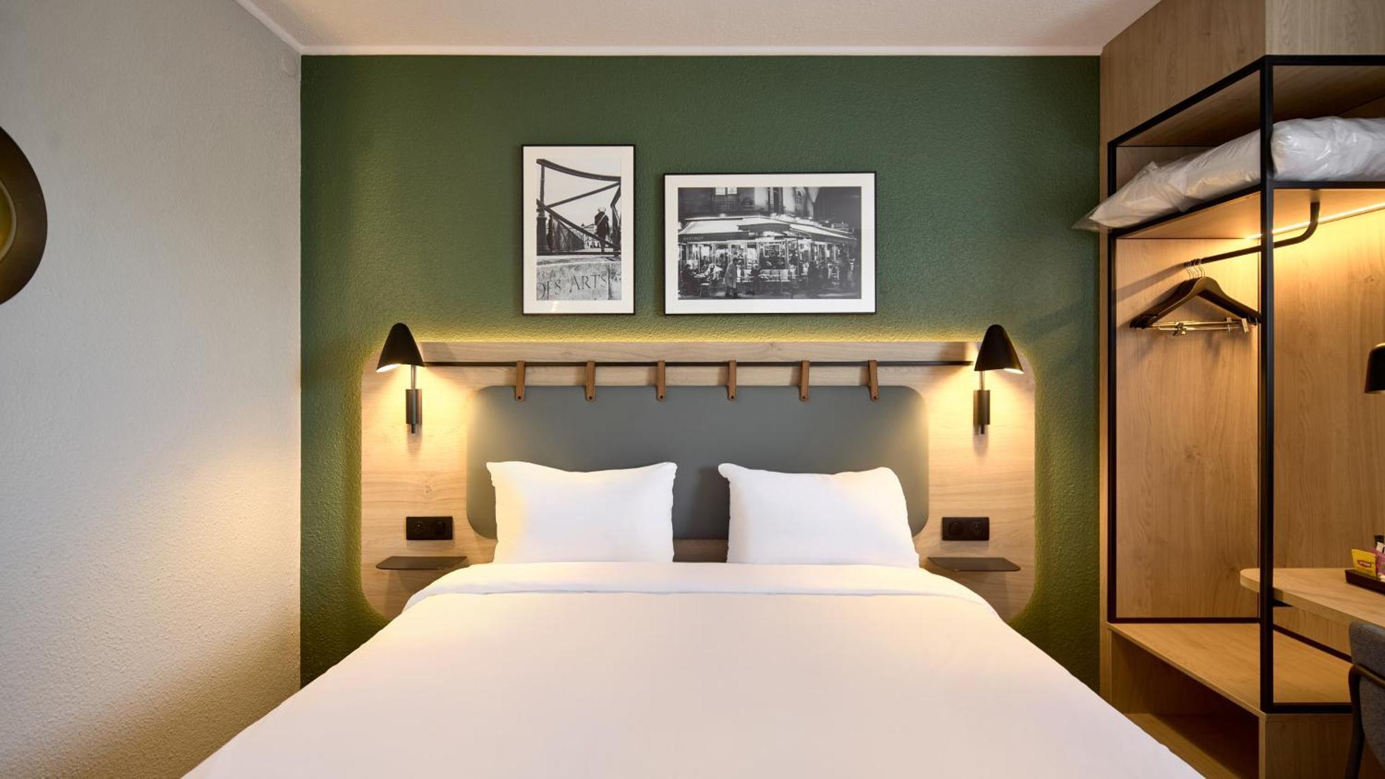 Standard Queen Room with Sofa Bed