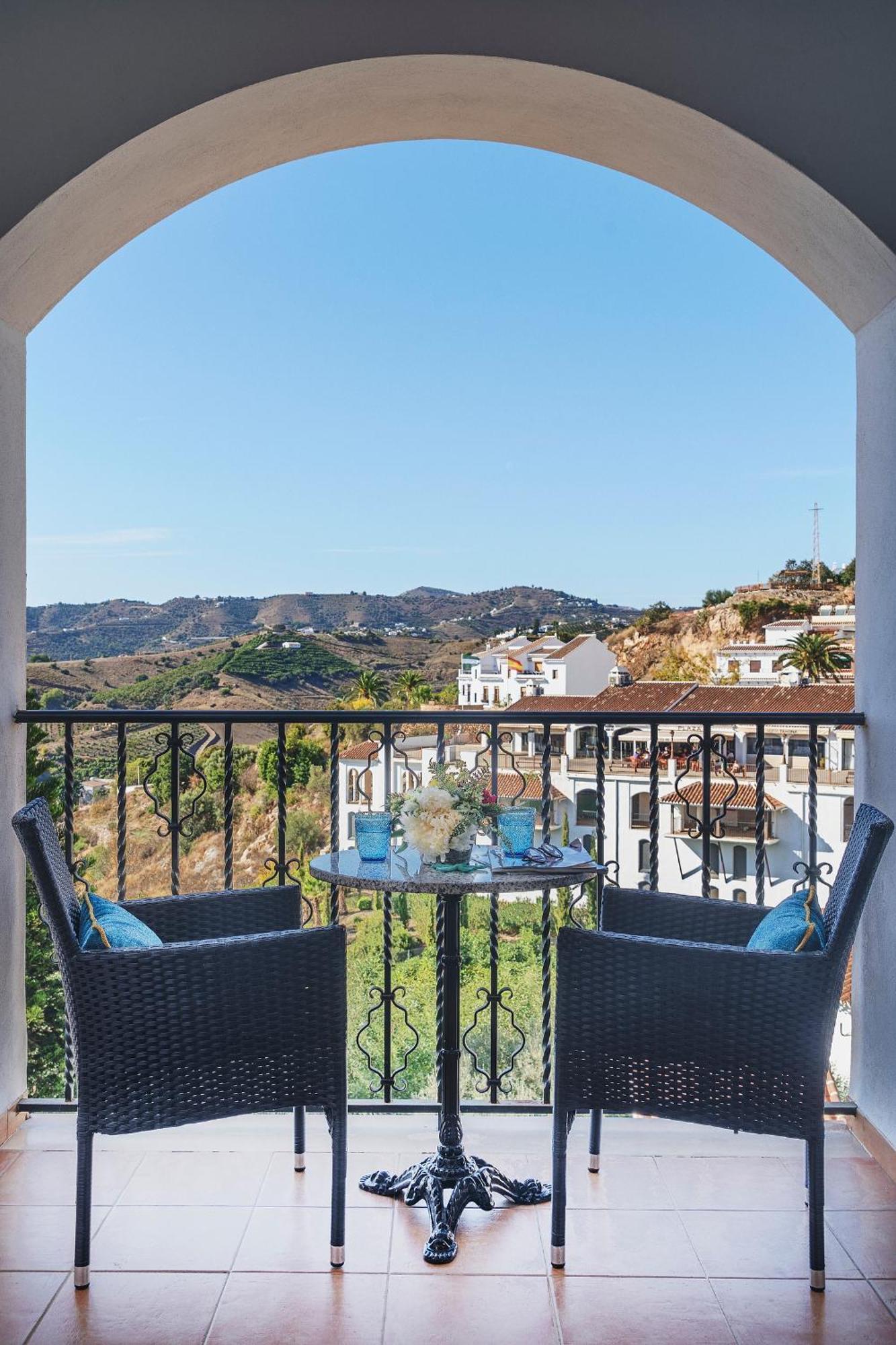 Comfort Room with Terrace