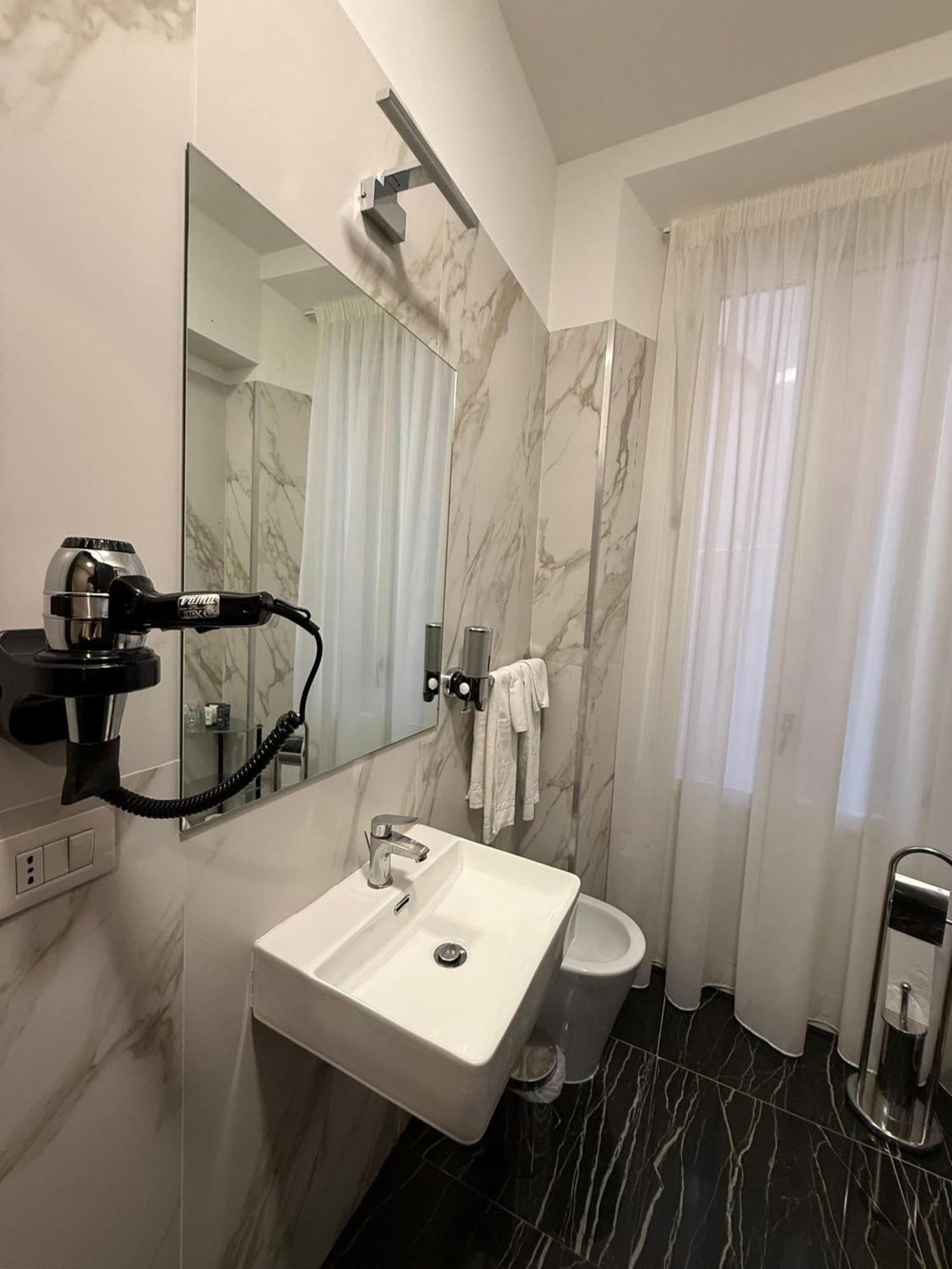 Double Room,1742587498:JPEG