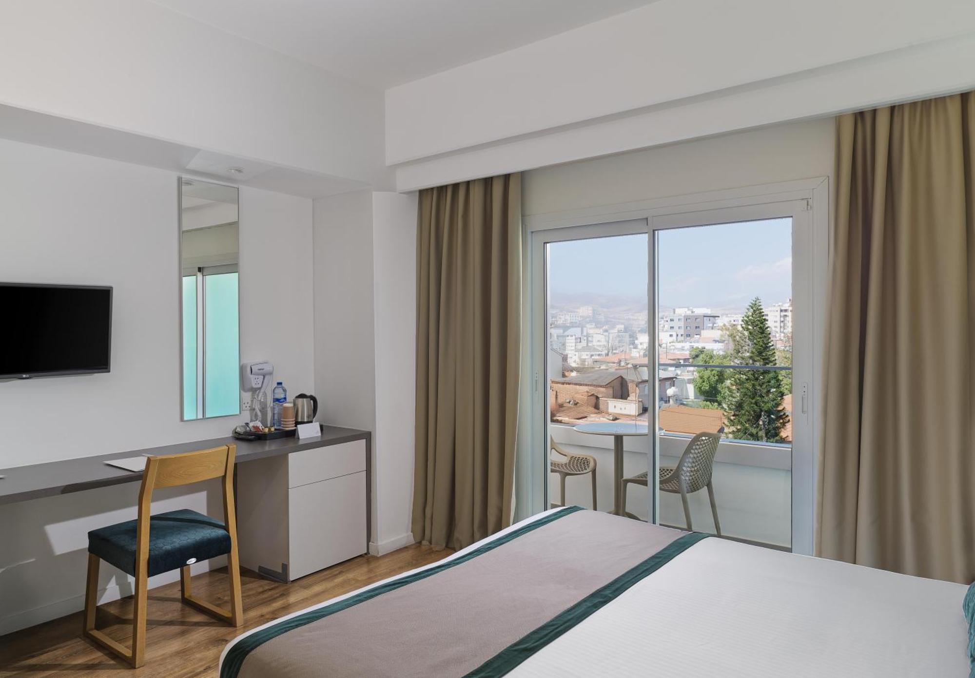 Standard Double or Twin Room,1742603109:JPEG