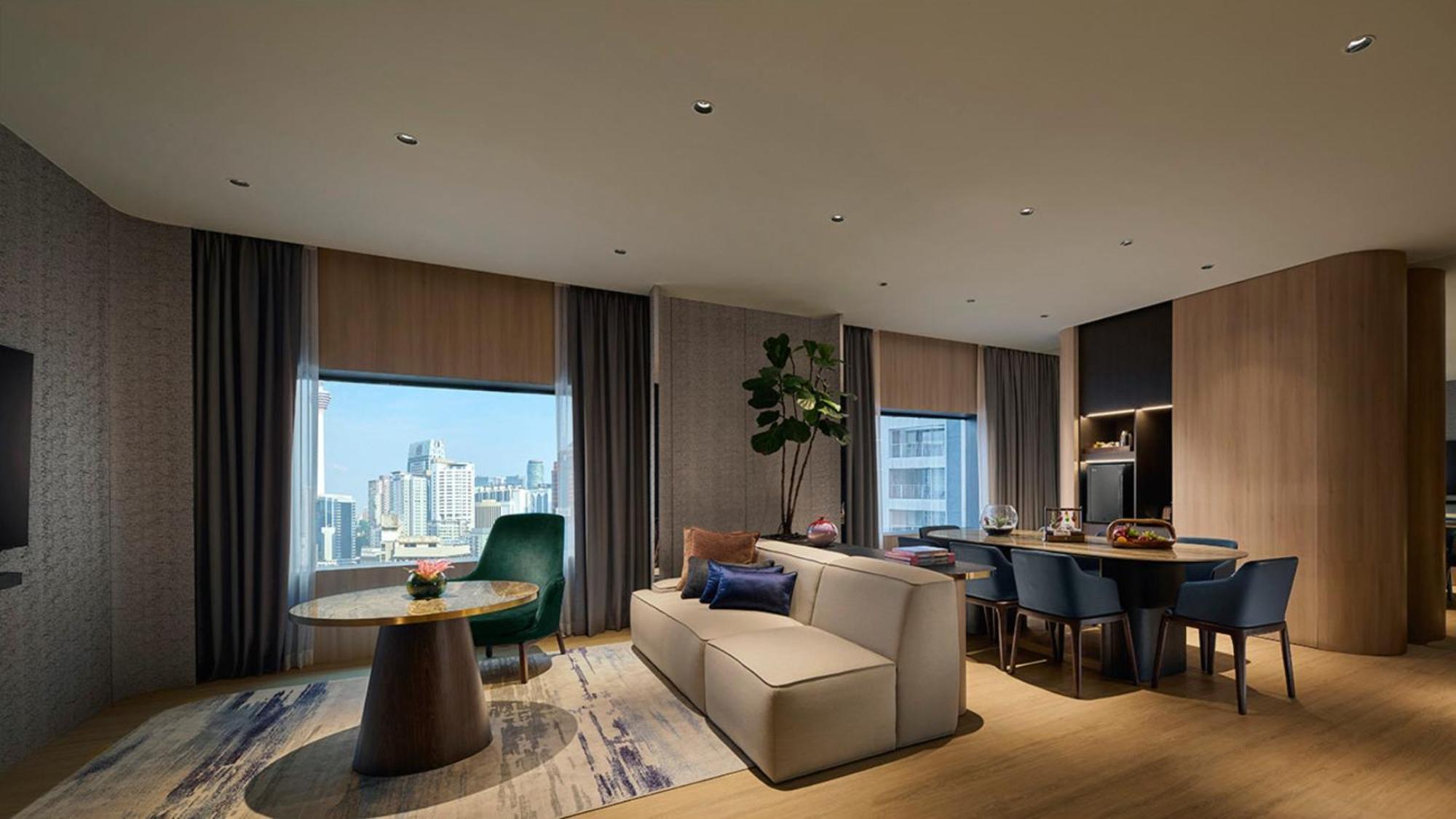 Signature Suite King,1742604142:JPEG
