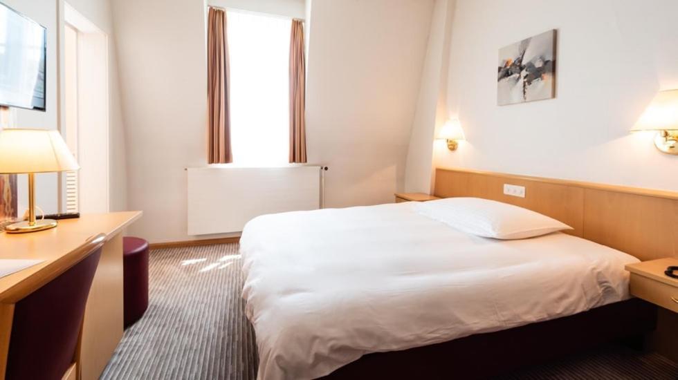 Budget Double Room,1742603935:JPEG