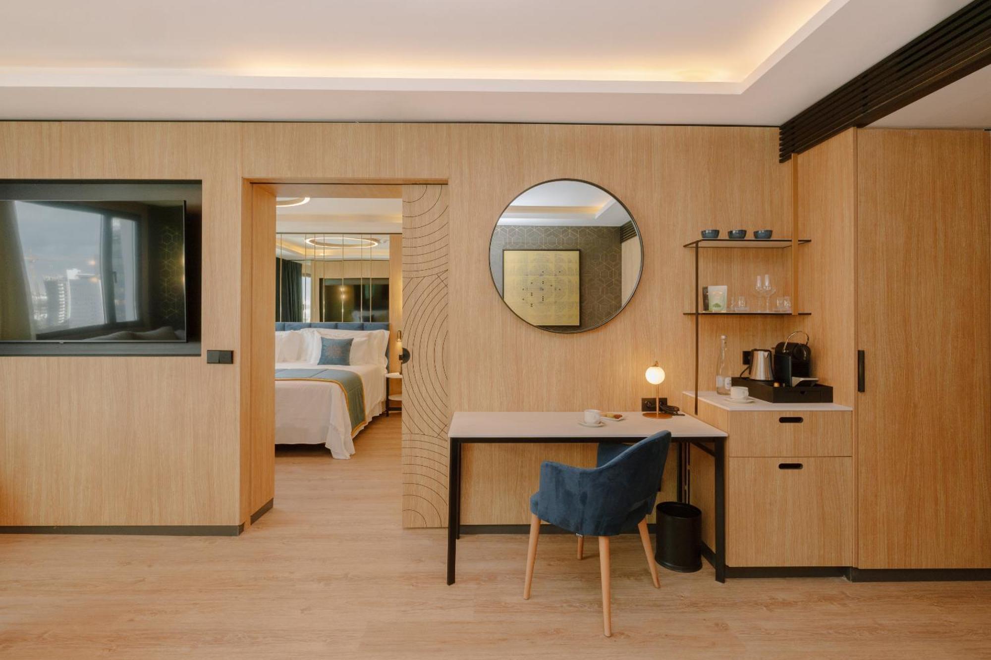 Deluxe Suite