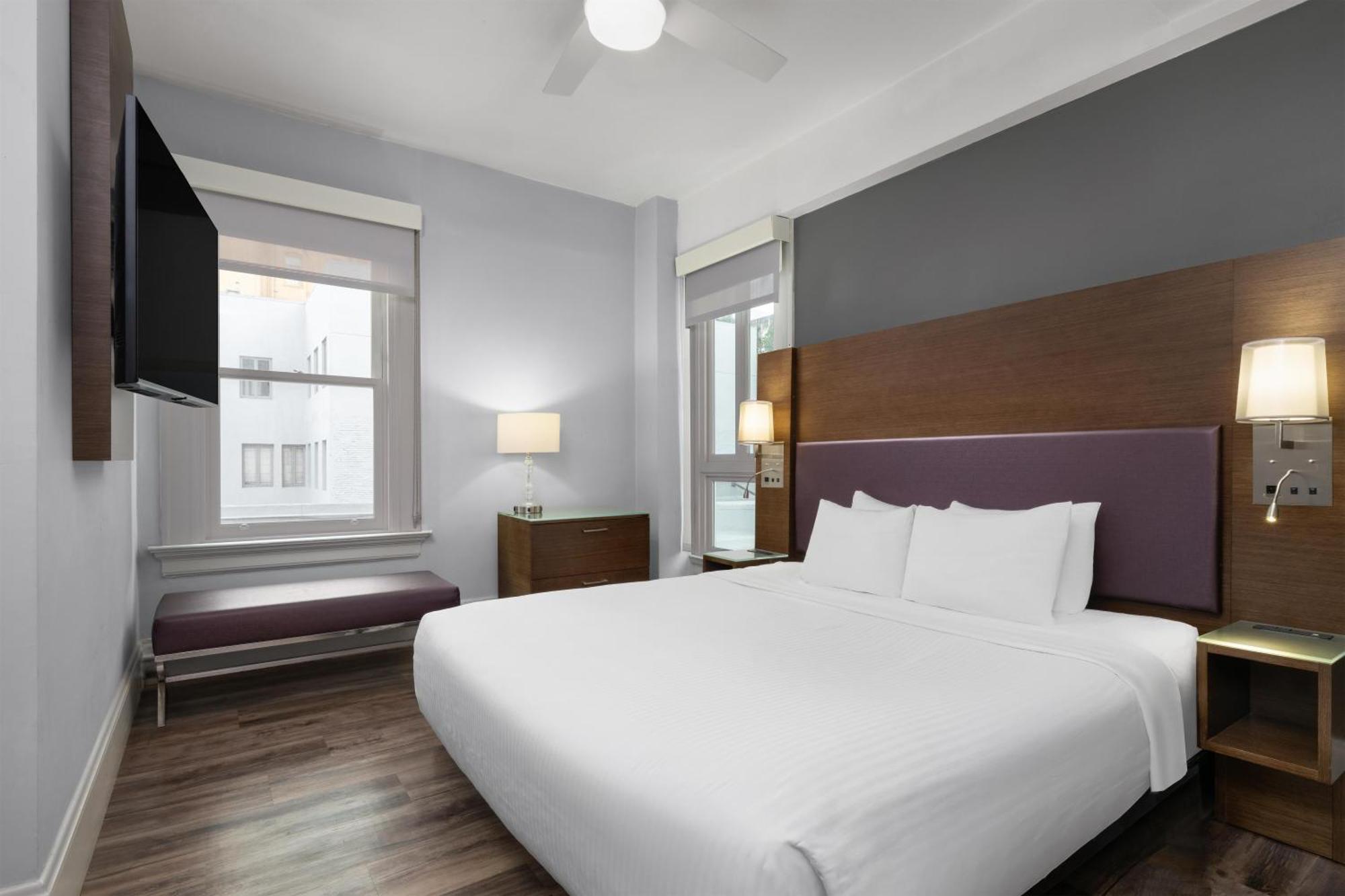One-Bedroom King Suite with Roll-In Shower, Sofa Bed and Work Desk - Mobility Access/Non-Smoking