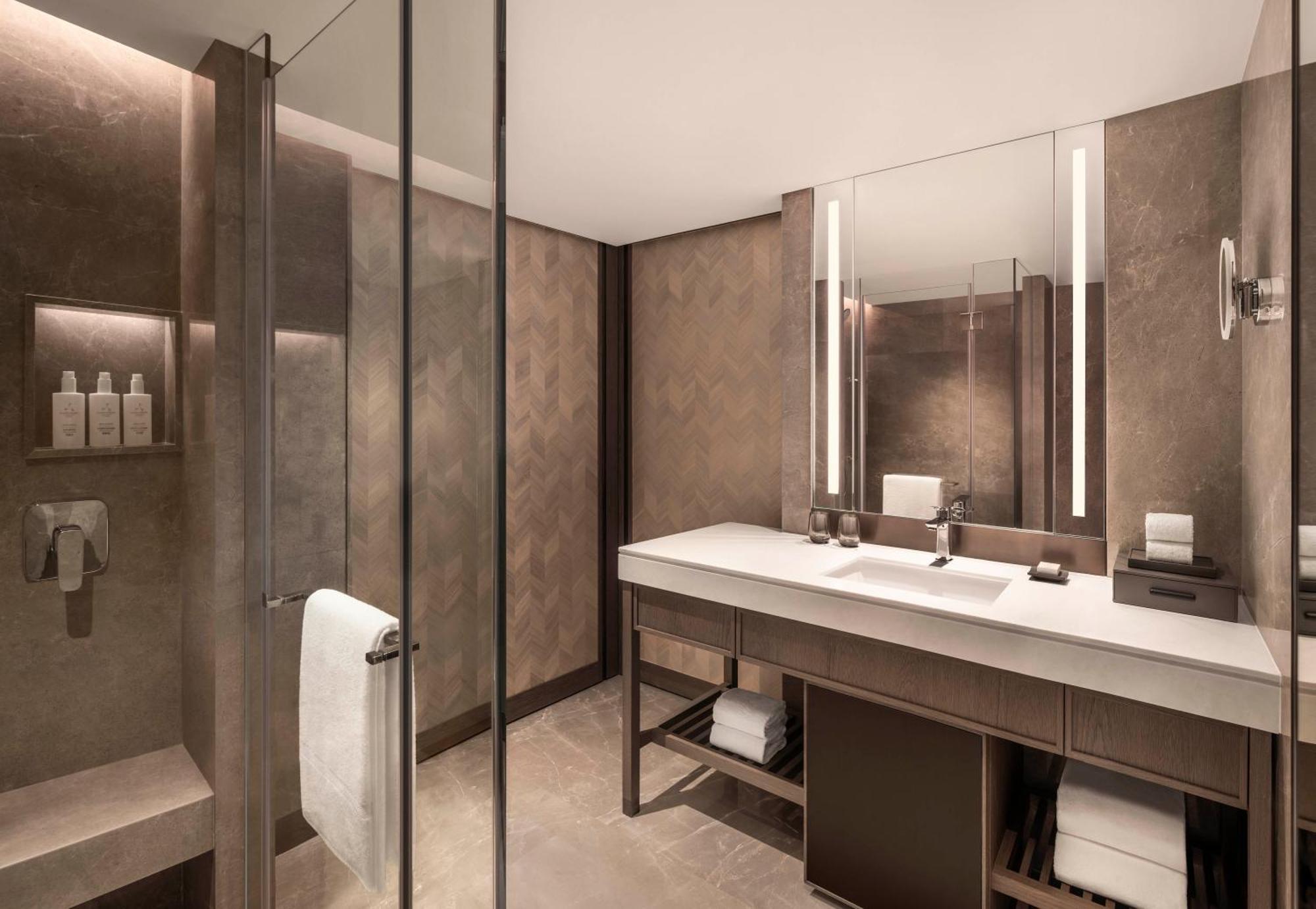 Infinity King Room Harbor view