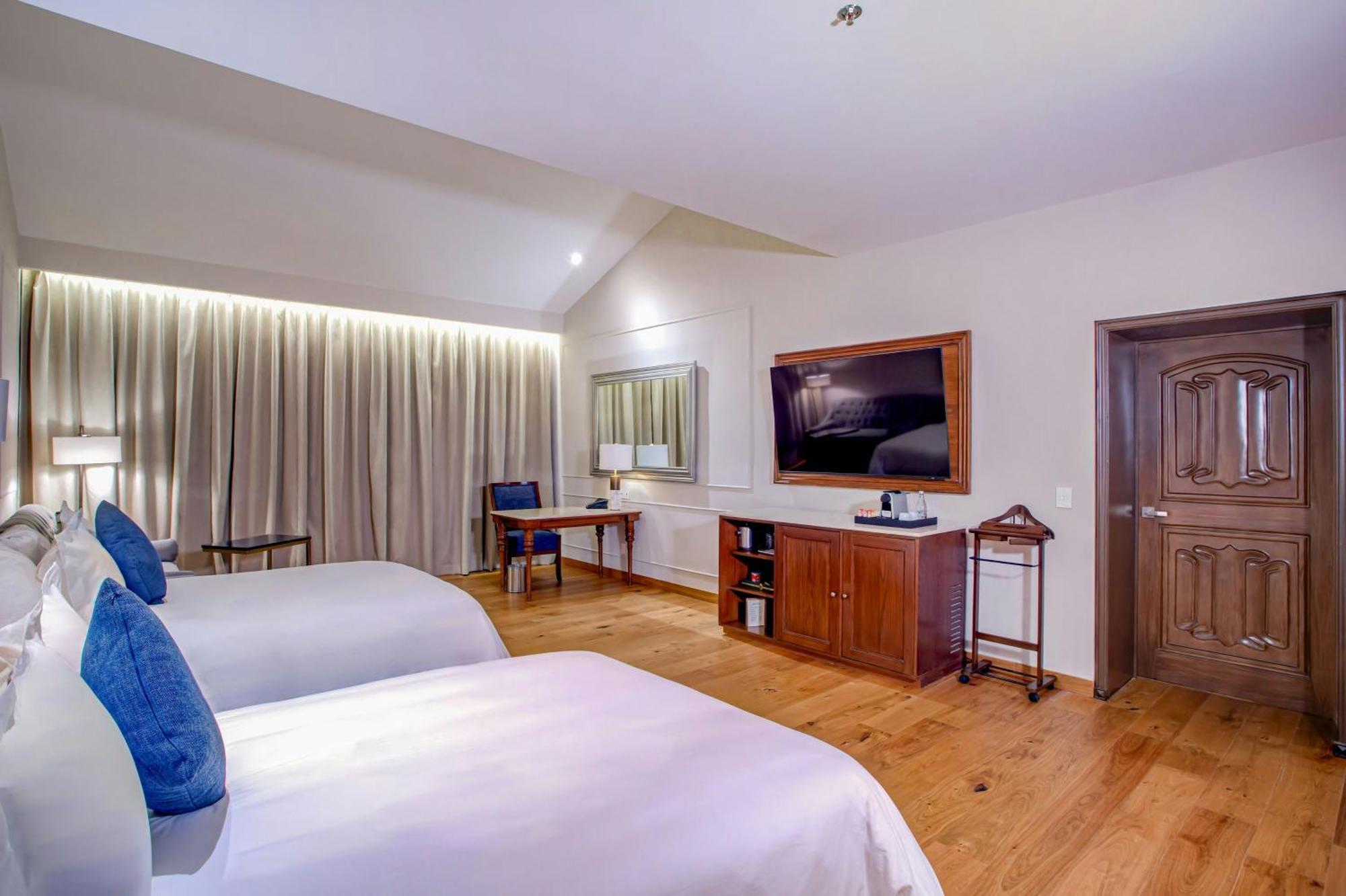 Master Suite Two Beds