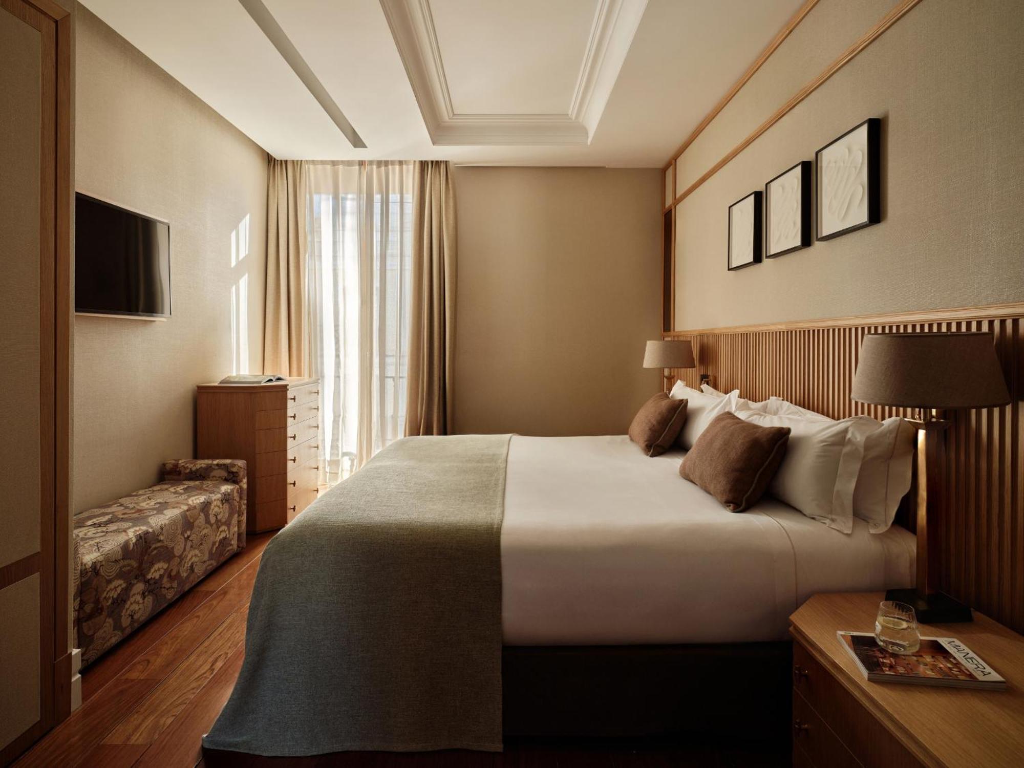 Luxury Suite