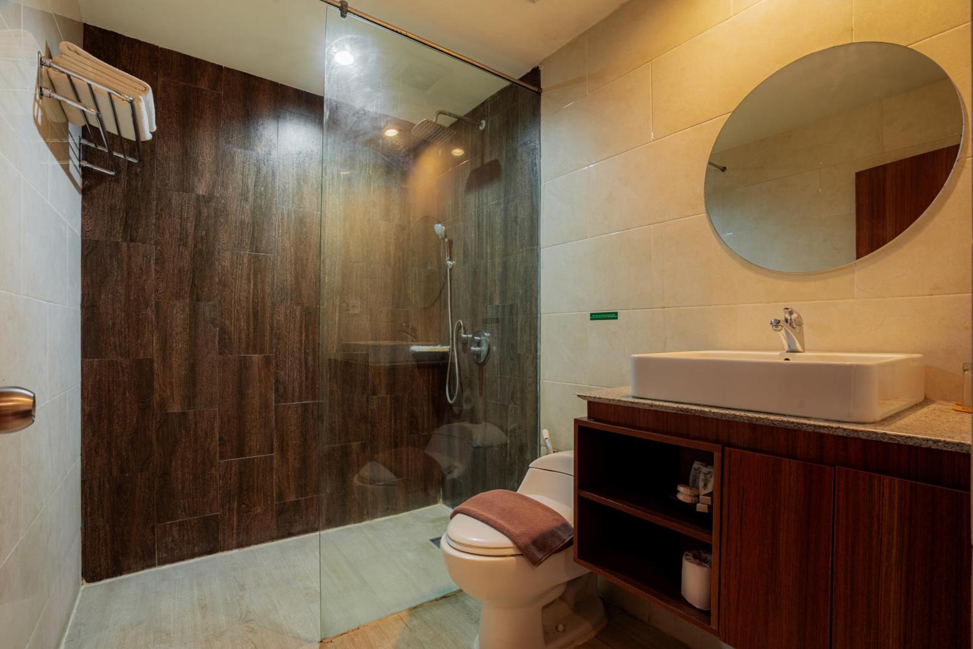 Interconnecting Deluxe Room Pool View