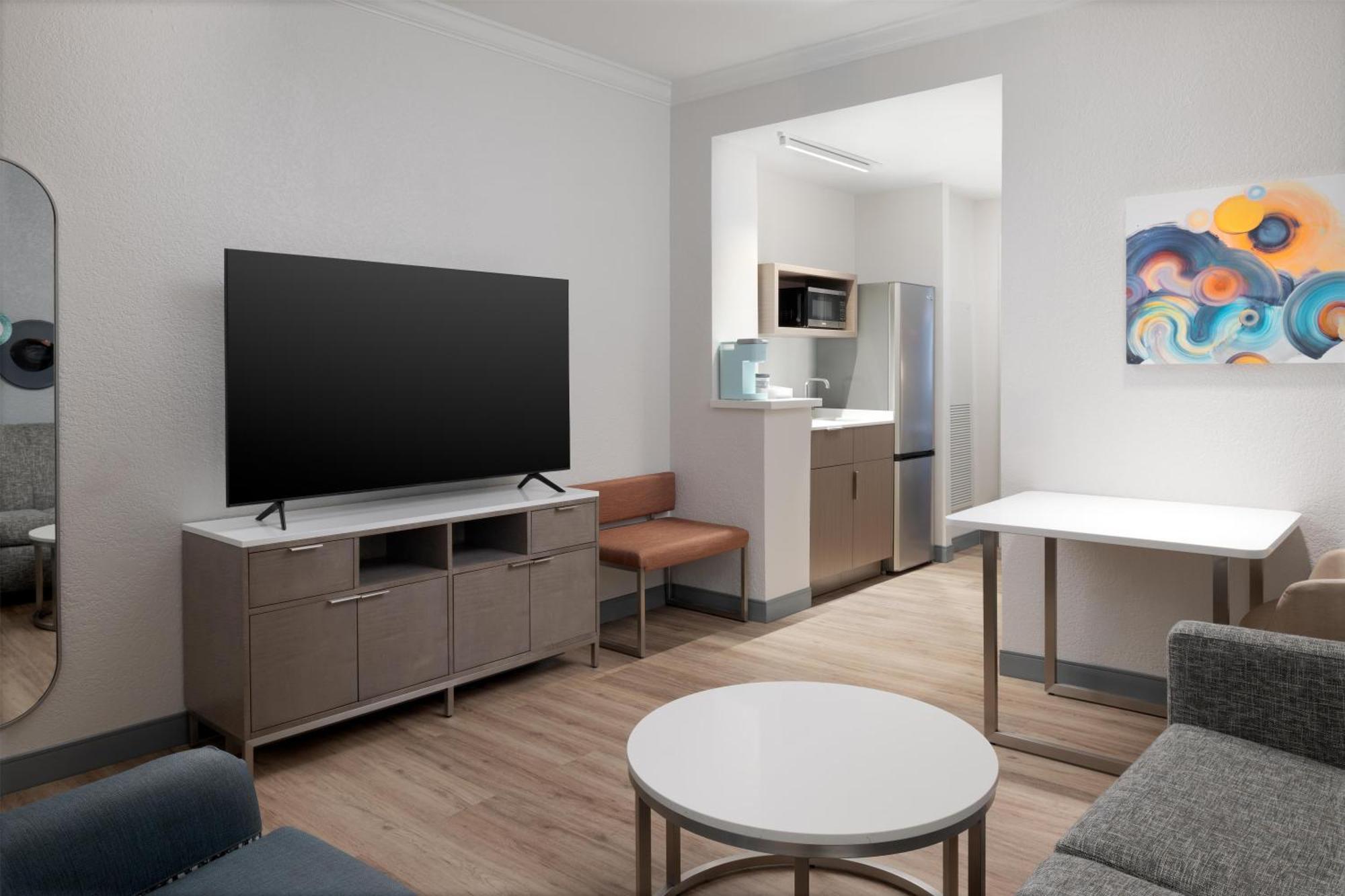 Superior Suite Two Double Beds Lake View