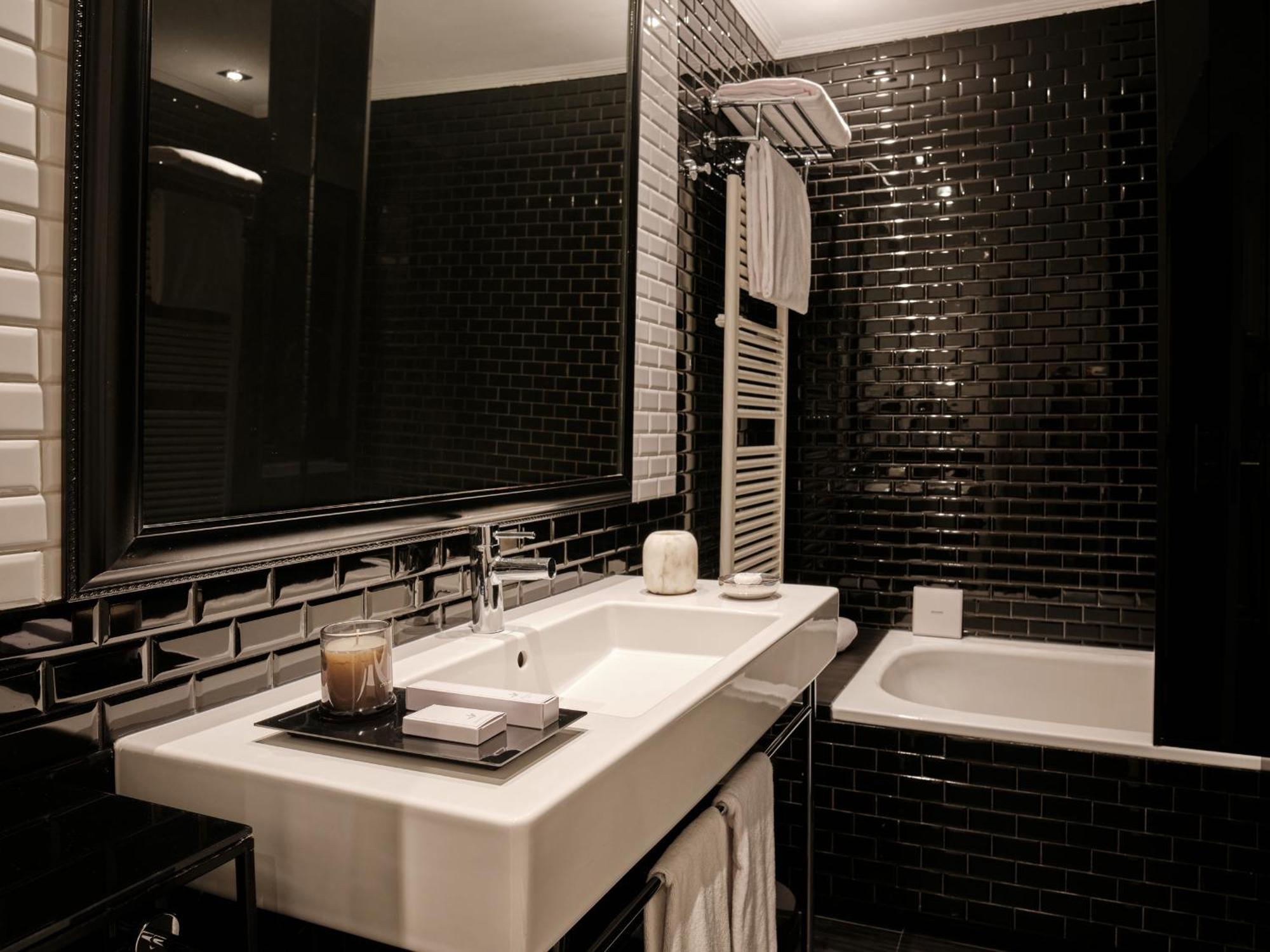 Standard Double or Twin Room,1742648717:JPEG