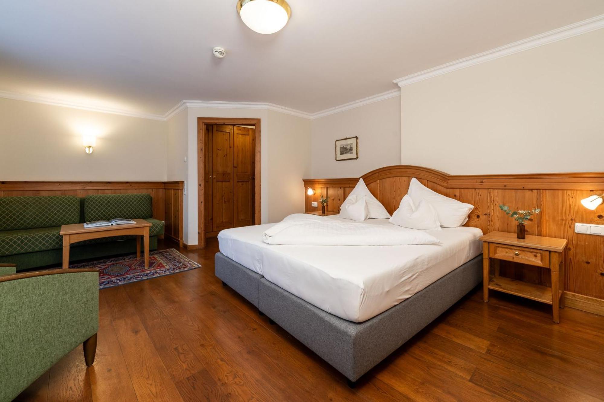 Superior King Room