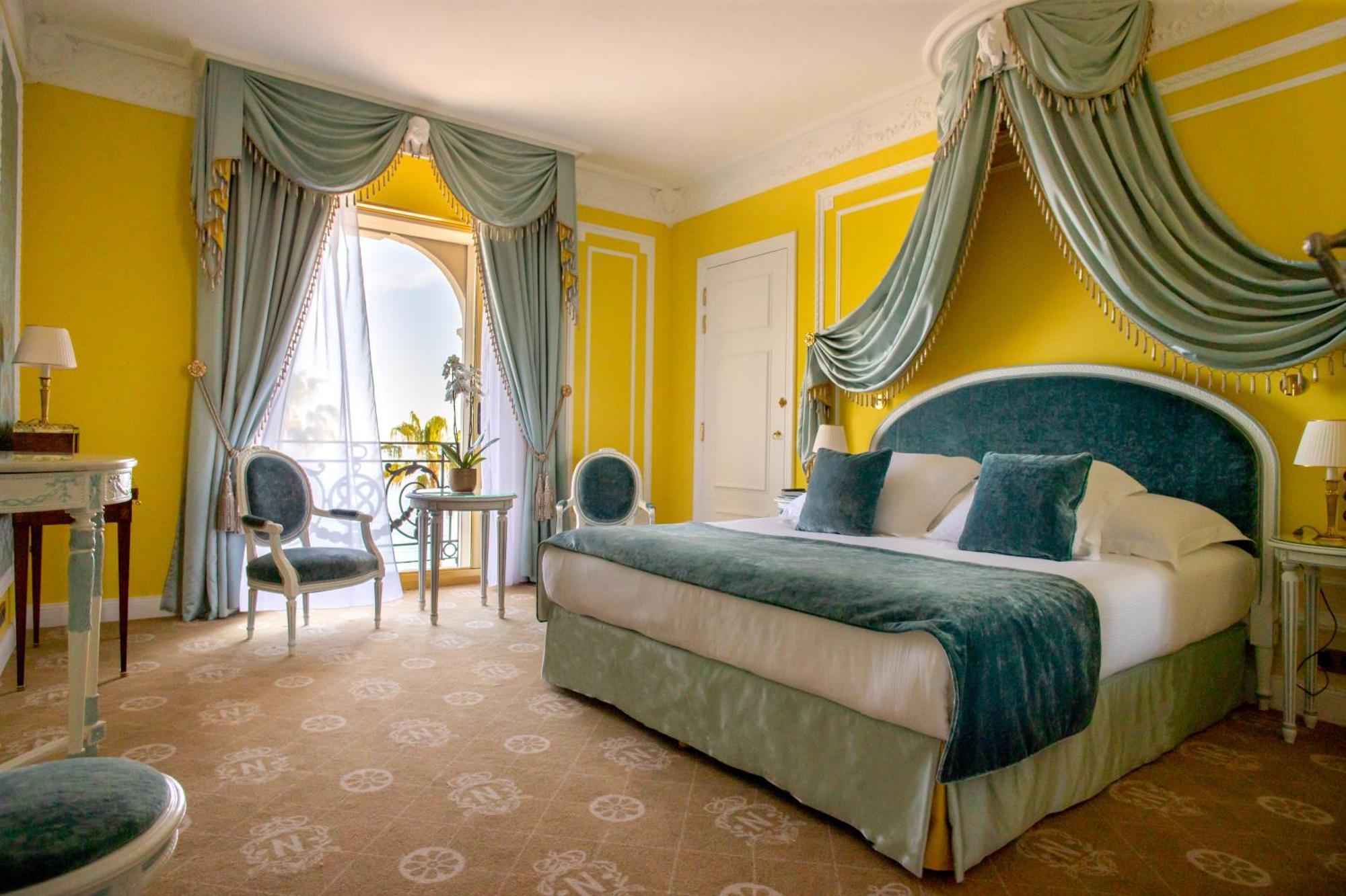 Two Bedroom Signature Suite Terrace Sea view