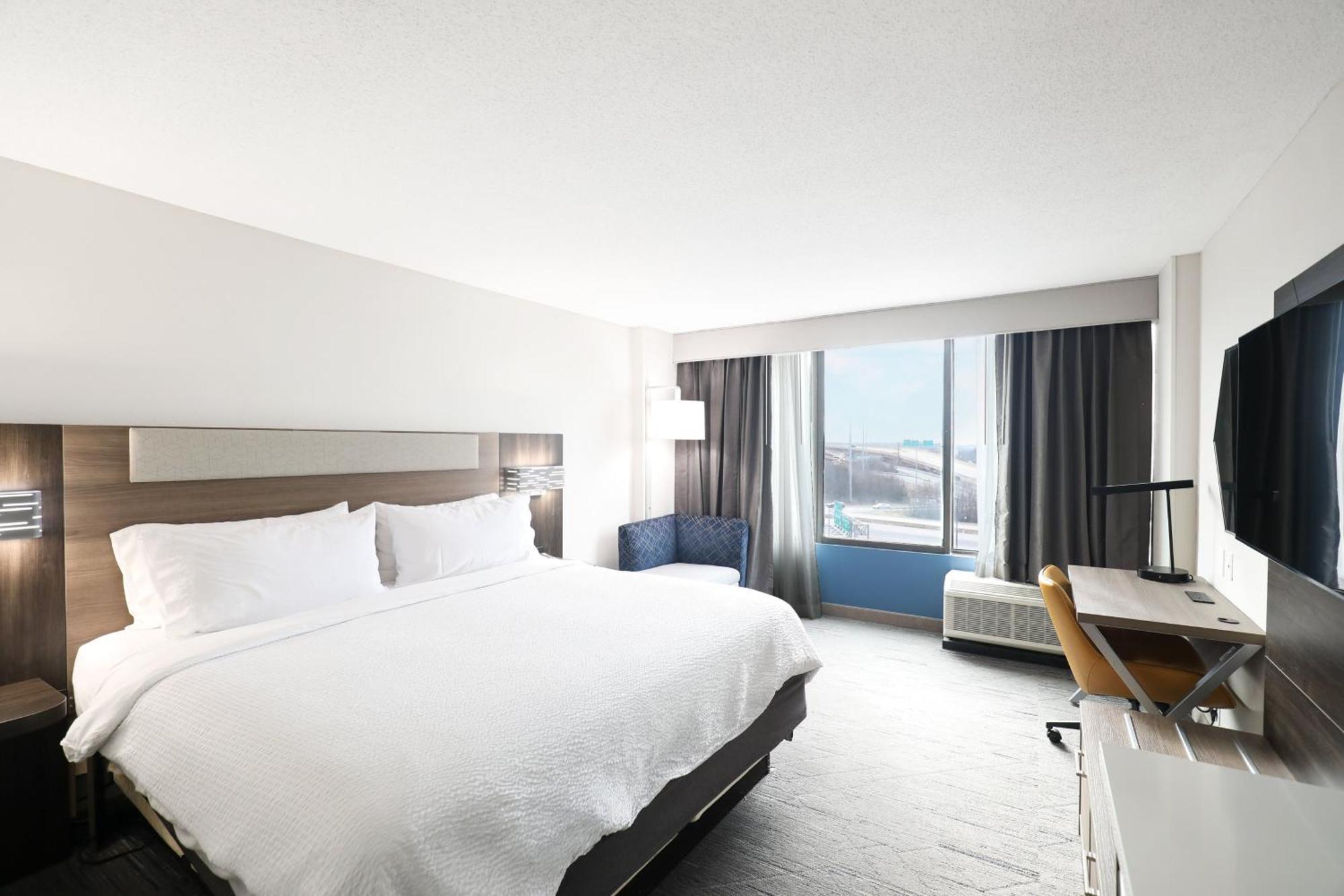 Standard King Room with Communication and Mobility Accessible Walk In Shower