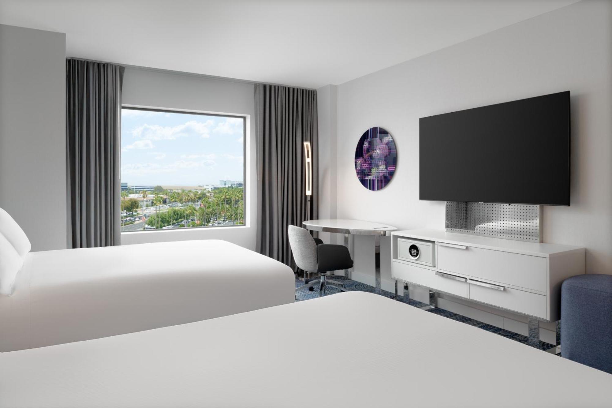 Superior Queen Room with Two Queen Beds and Santa Clara City View