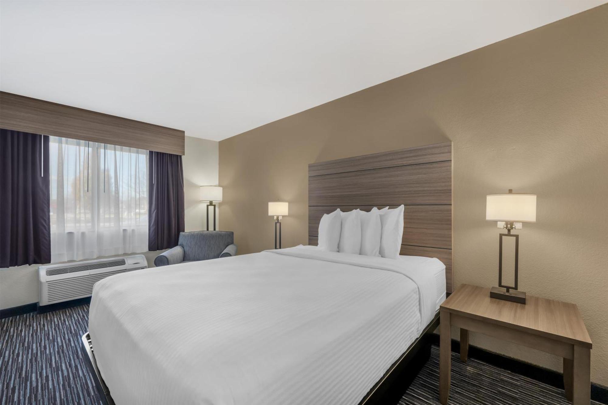 Zimmer mit Kingsize-Bett und Badewanne - Barrierefrei / Nichtraucherzimmer