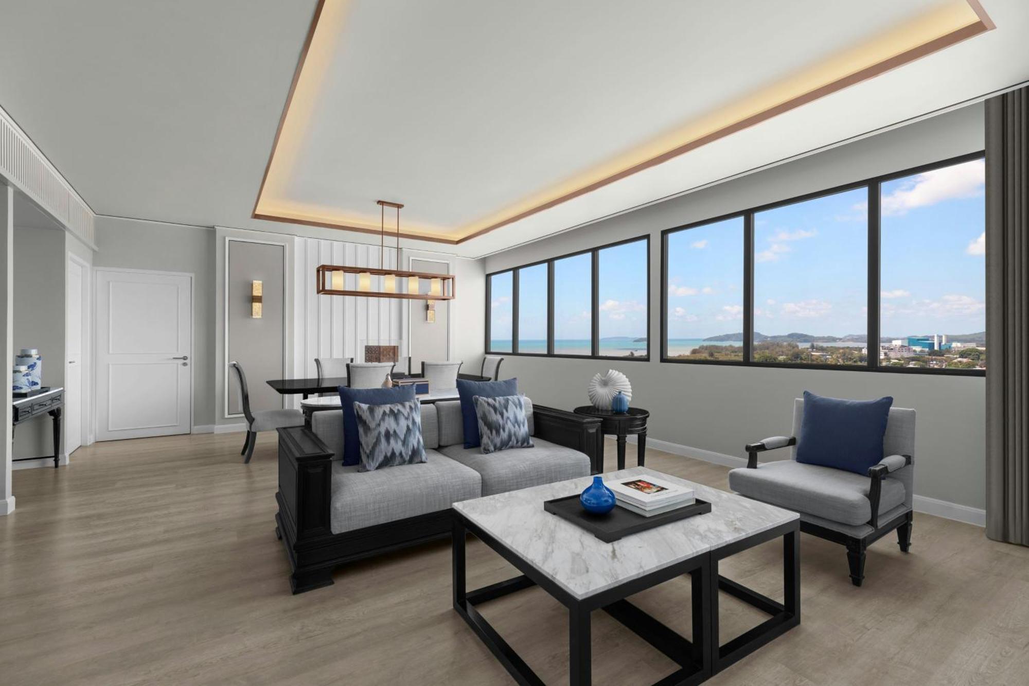 One-Bedroom Family King Suite City View