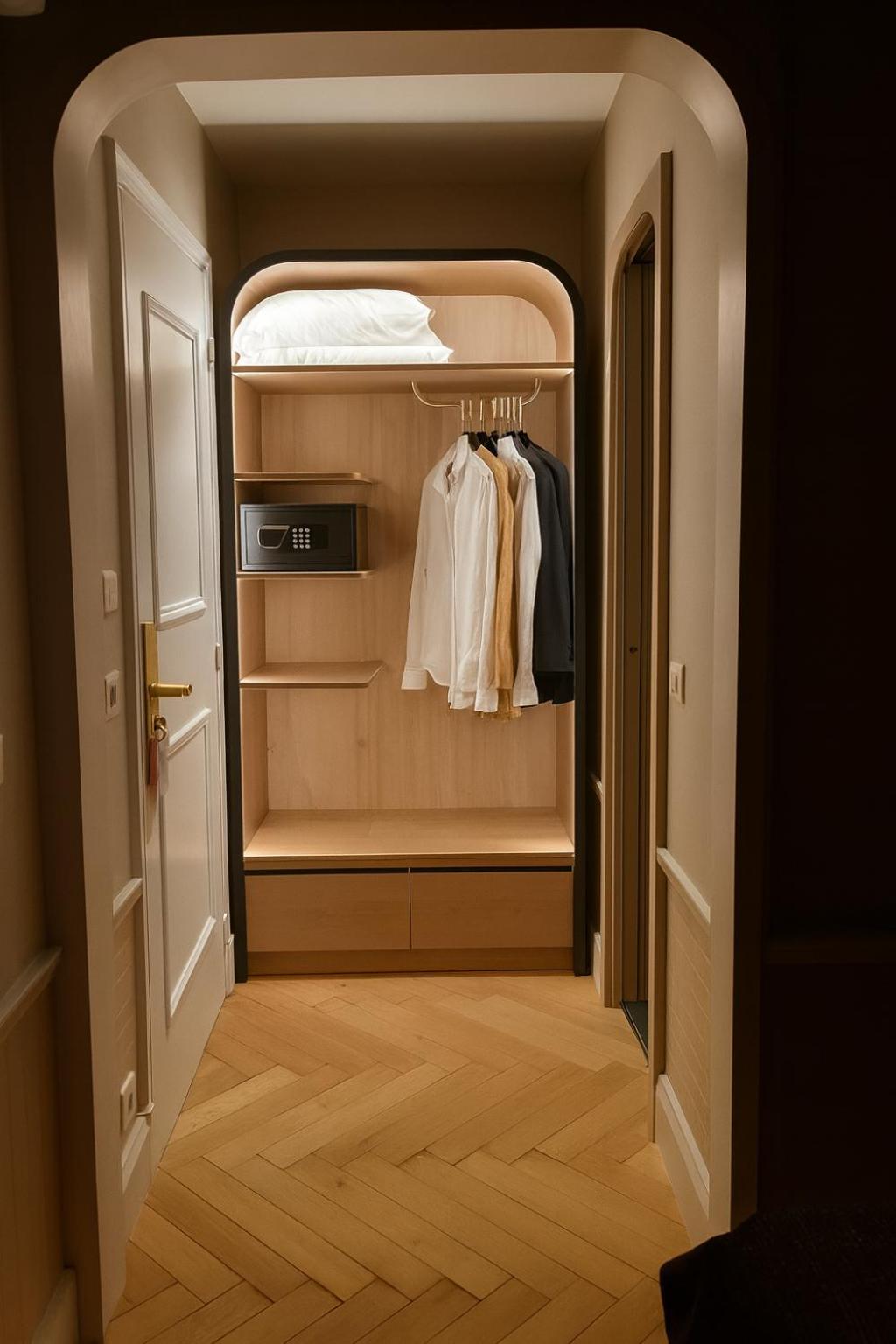 Triple Room Bath