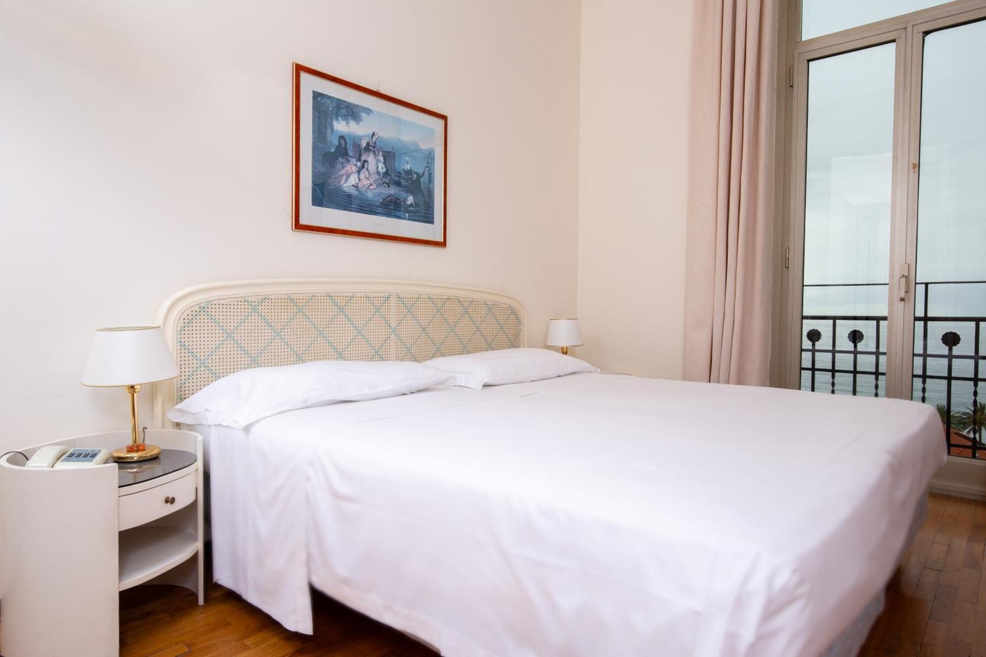 Doppel-/Zweibettzimmer mit Meerblick