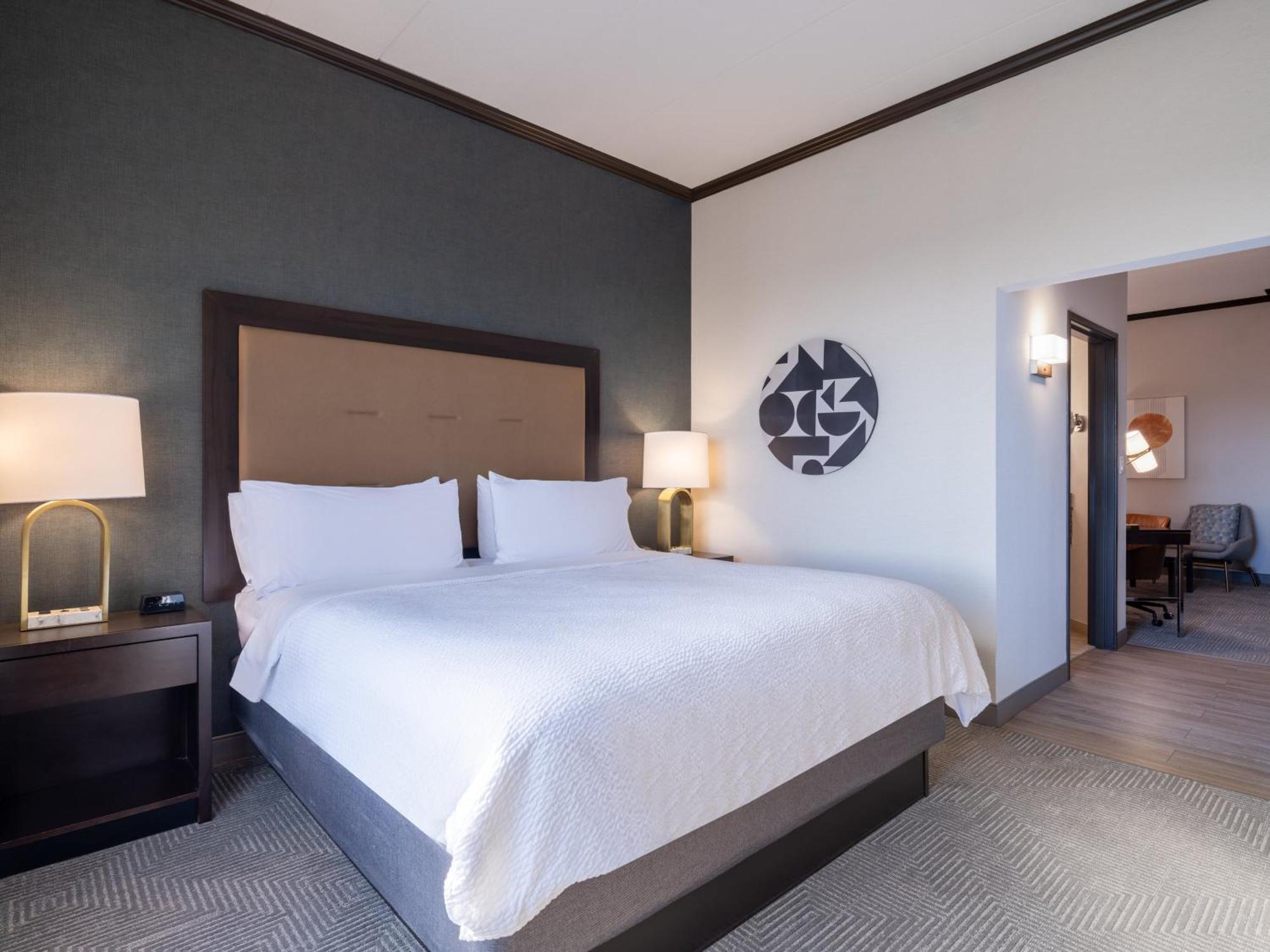 King Room with Roll-In Shower - Disability Access