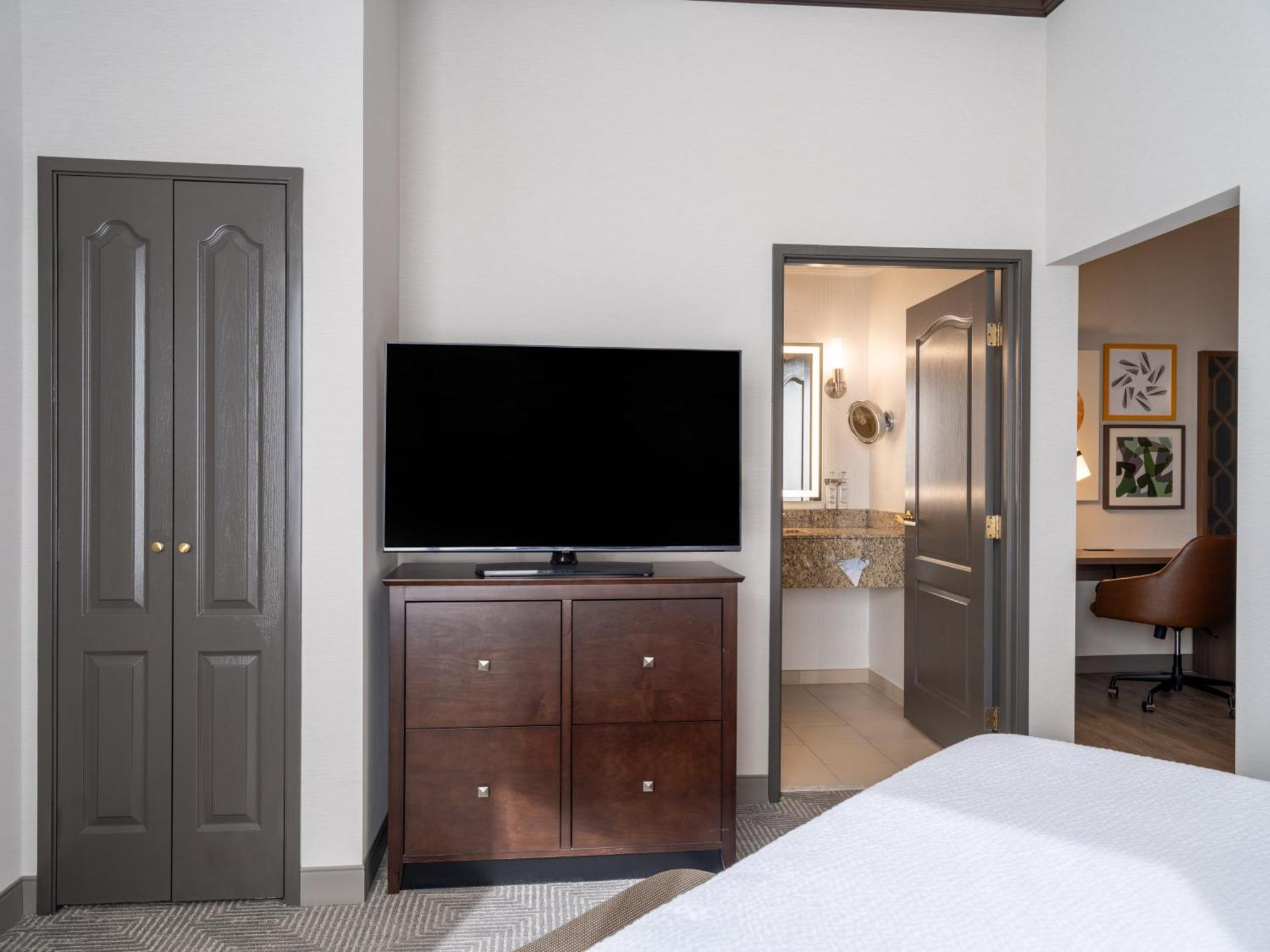 Queen Suite with Sofa Bed