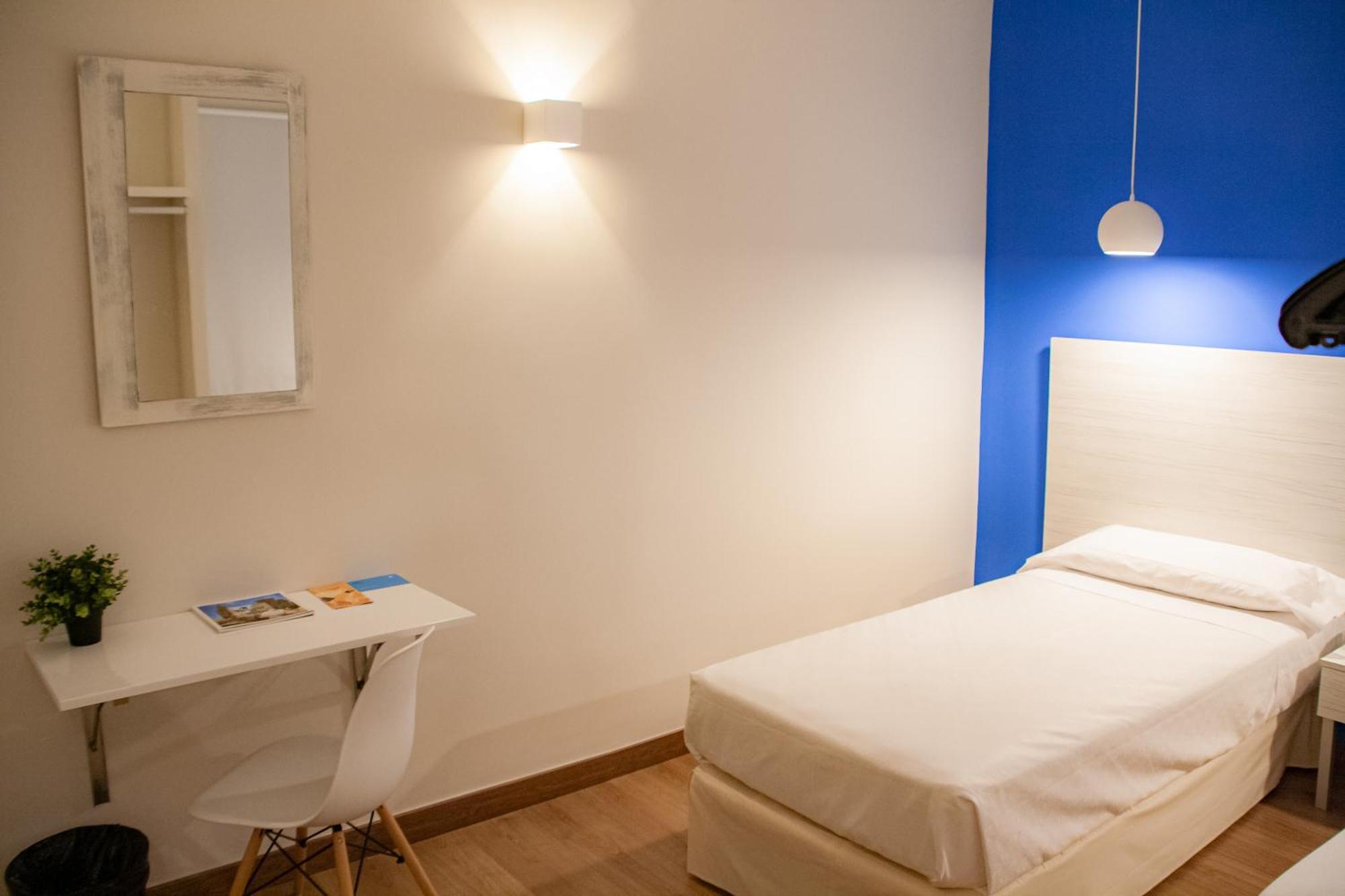 Standard Twin Room,1742655315:JPEG
