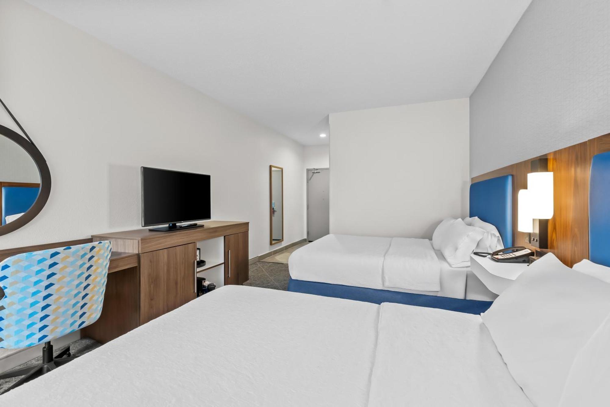 Queen Room with Two Queen Beds - Mobility Access/Non-Smoking