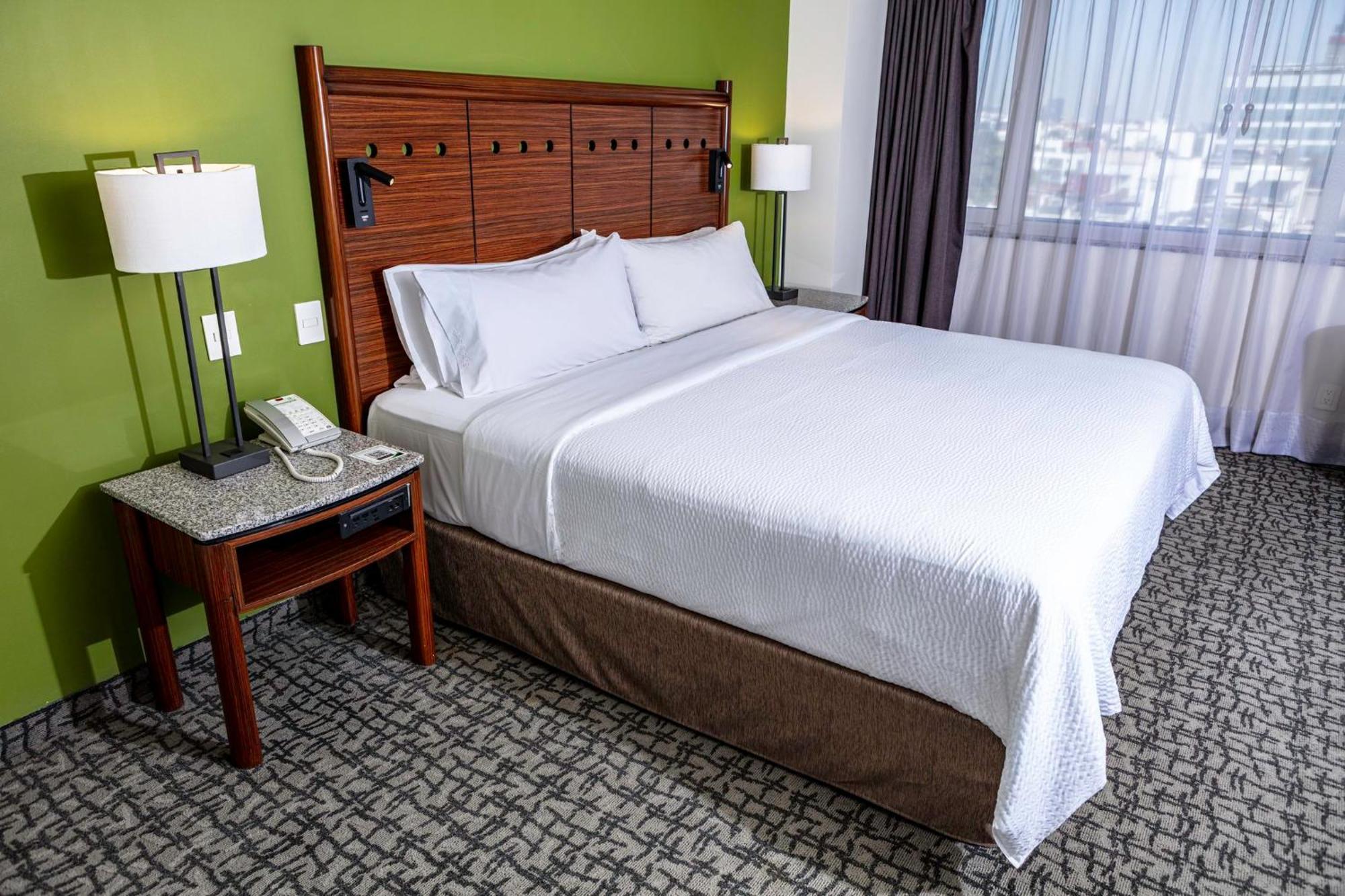 Premium King Room