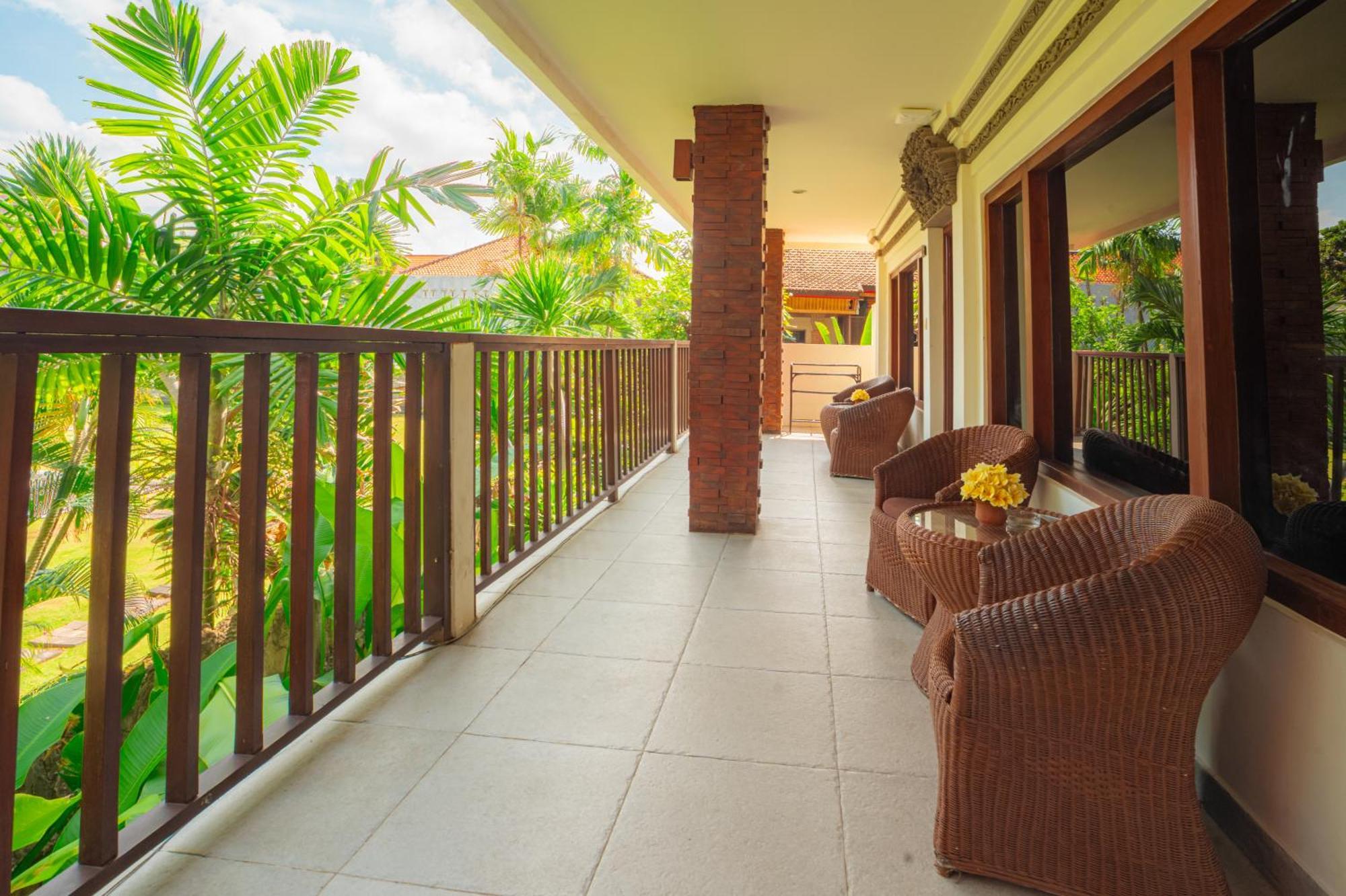 Interconnecting Deluxe Room Pool View